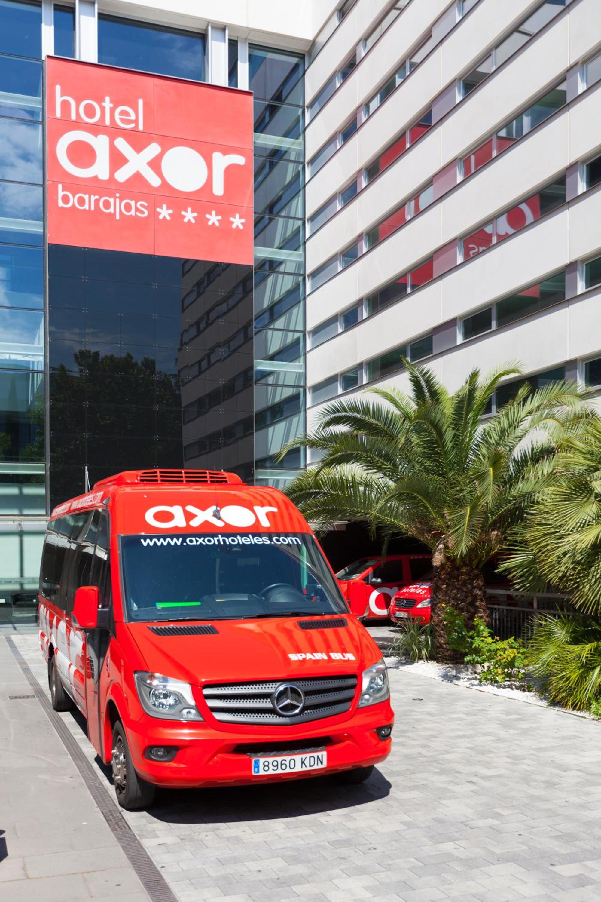  Executive Double or Twin Room with free airport shuttle - Photo 17