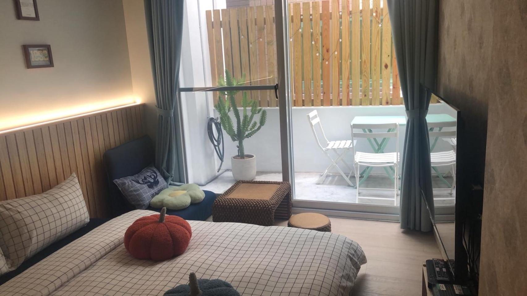 Deluxe Double Room with Balcony - Photo 6