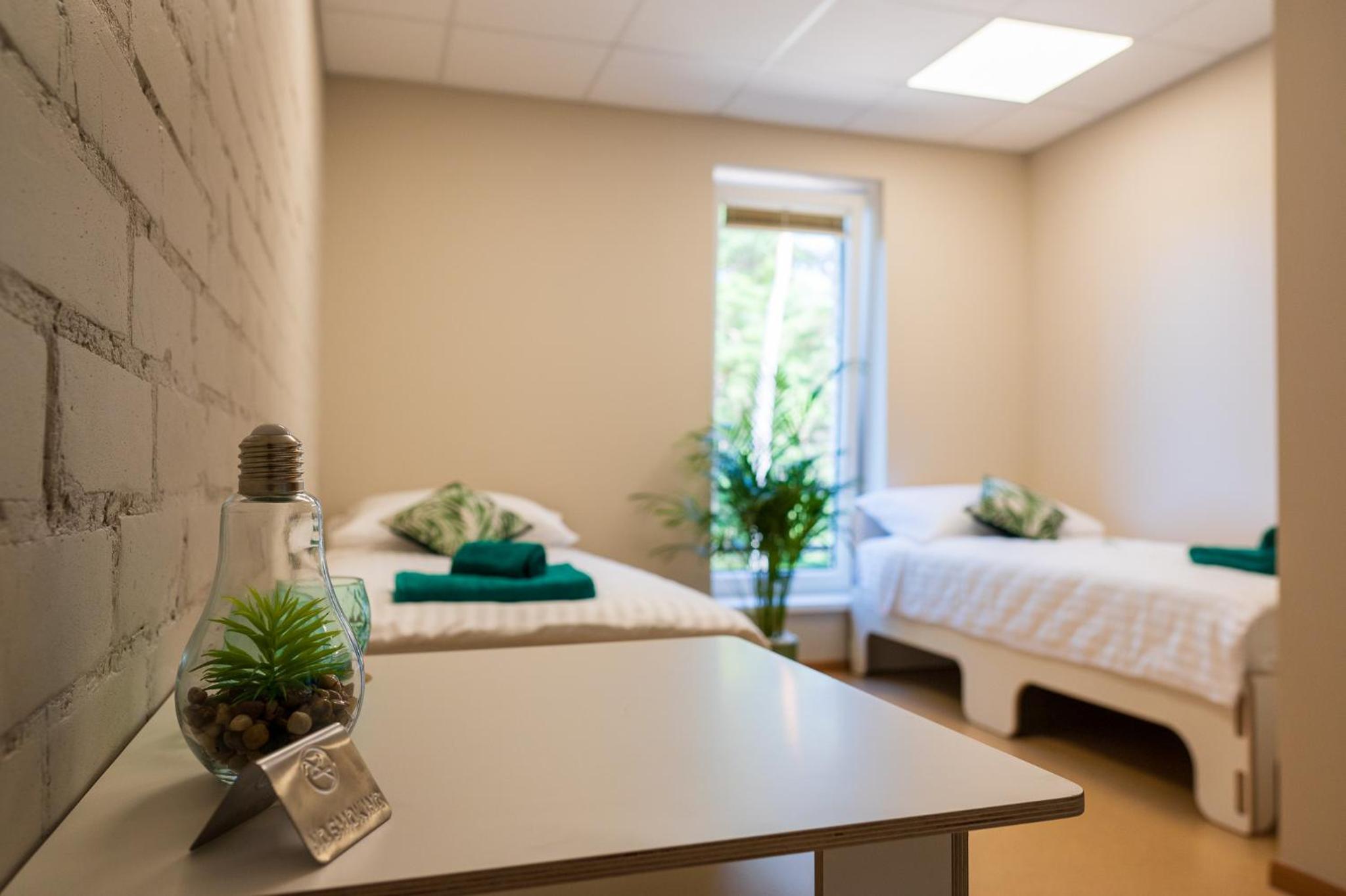 Twin Room with Private Bathroom - Photo 13