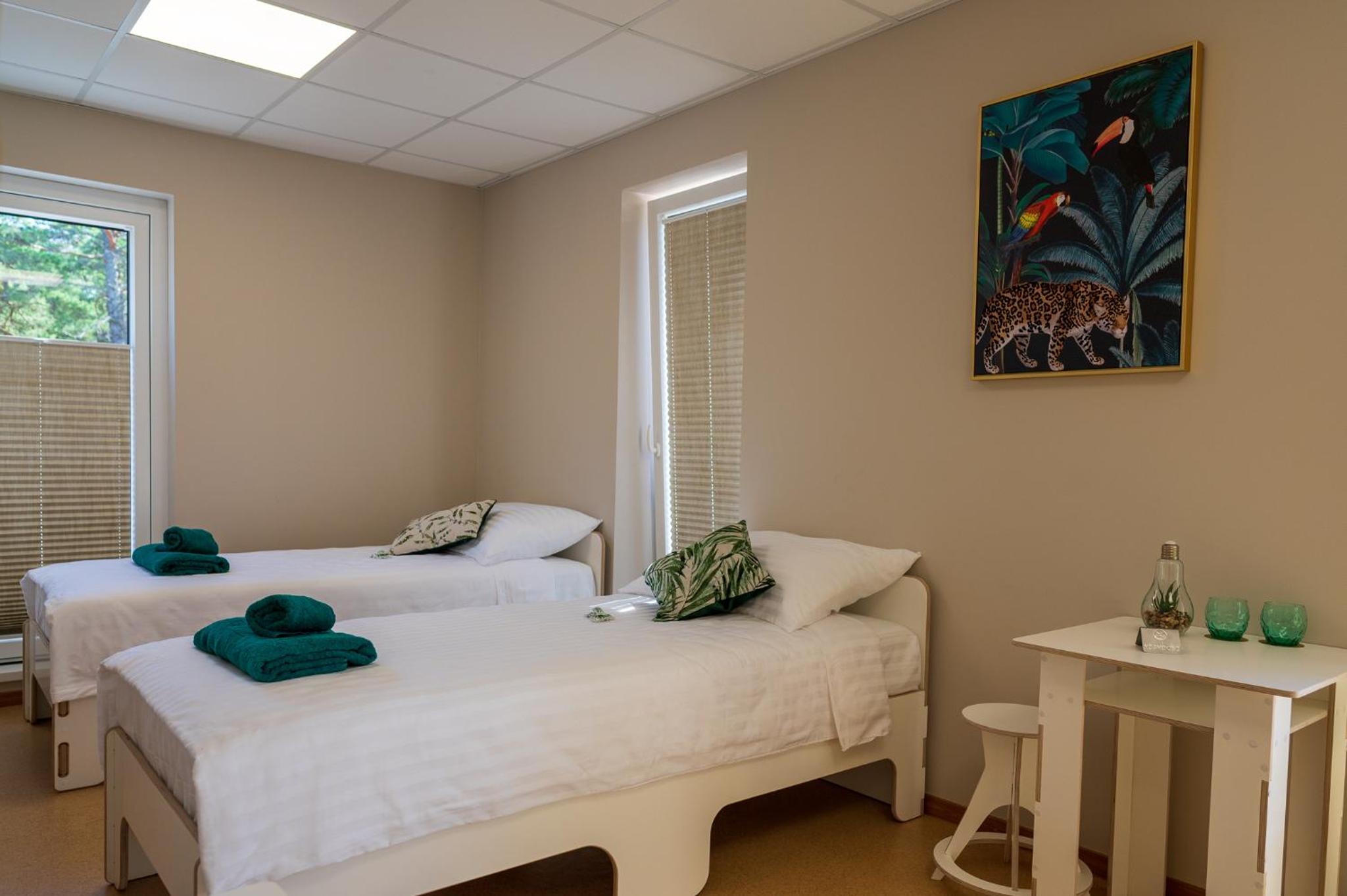 Twin Room with Private Bathroom - Photo 2