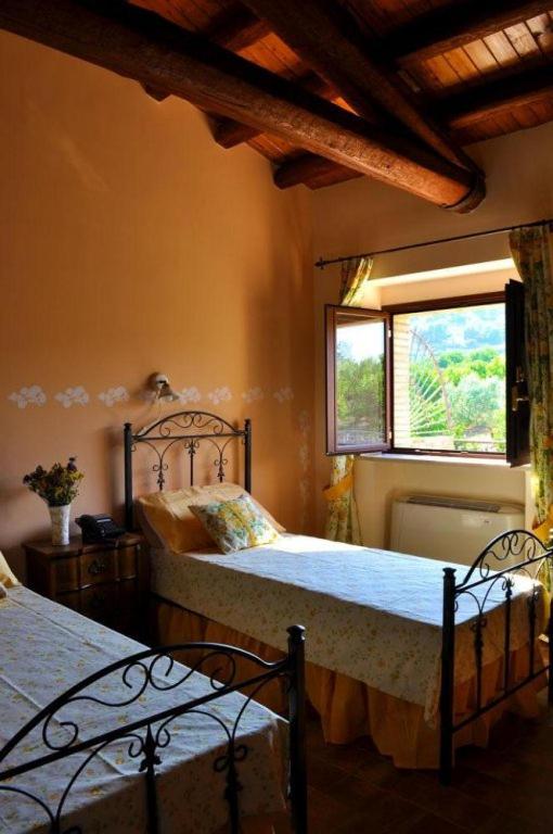 Family Room with Private Bathroom - Photo 3