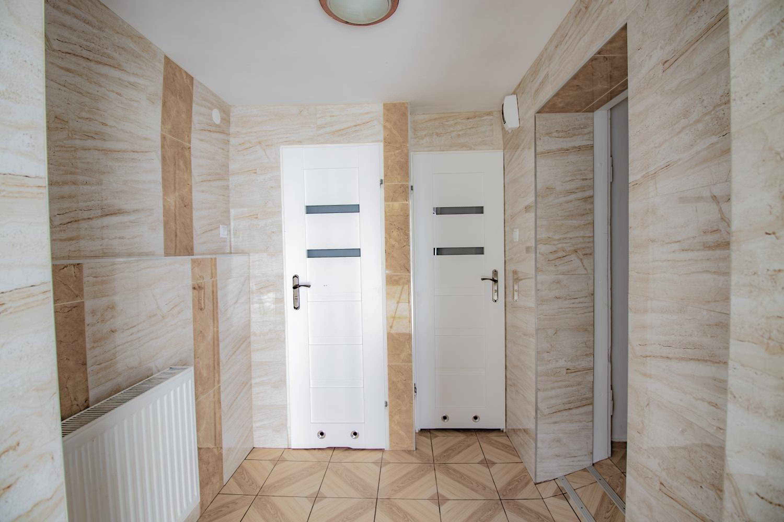 Double Room with Private Bathroom - Photo 4