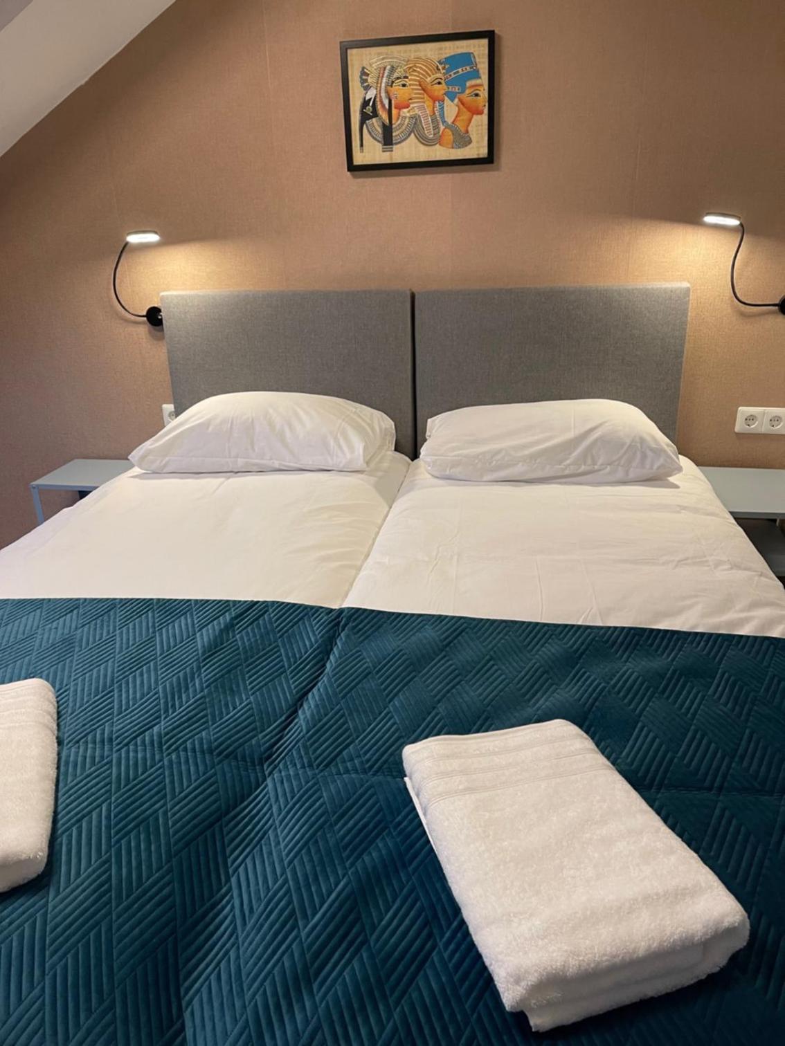 Double Room with Private External Bathroom - Photo 1
