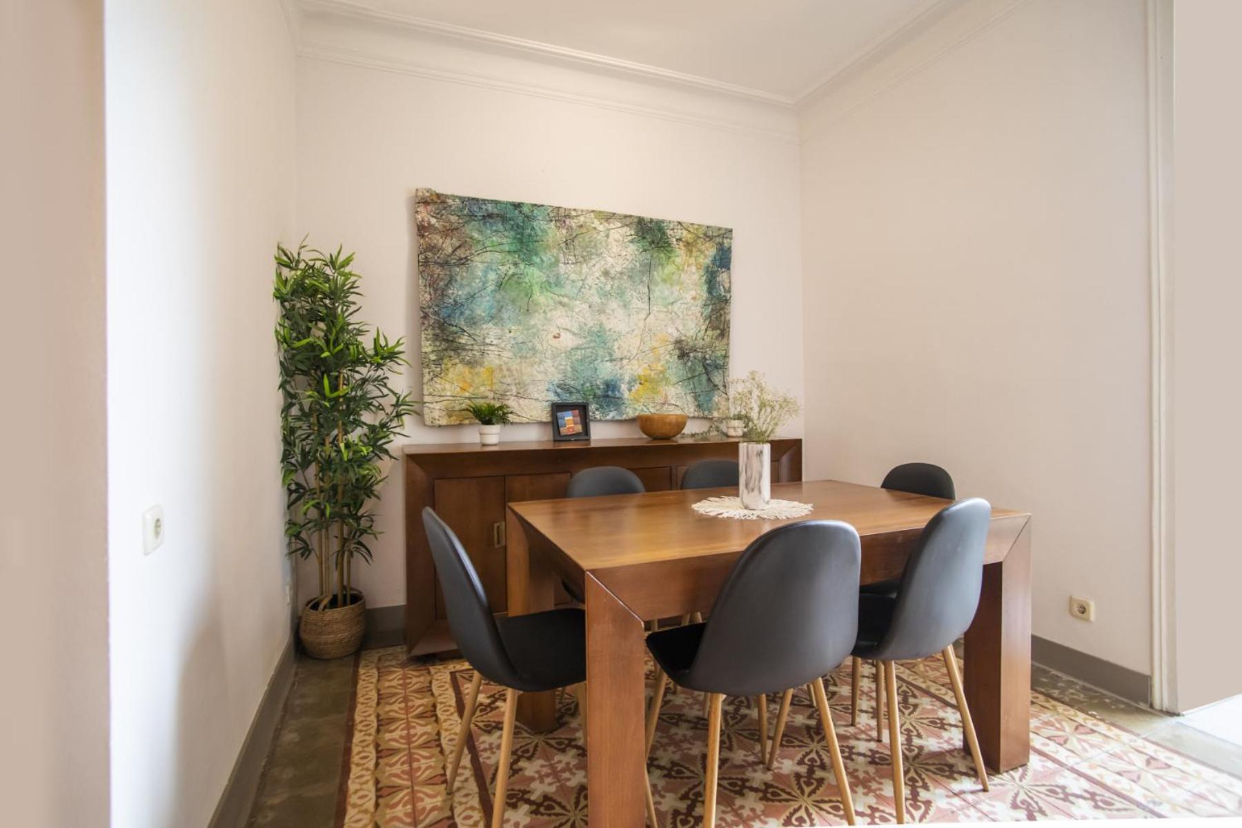 Apartment photo 2