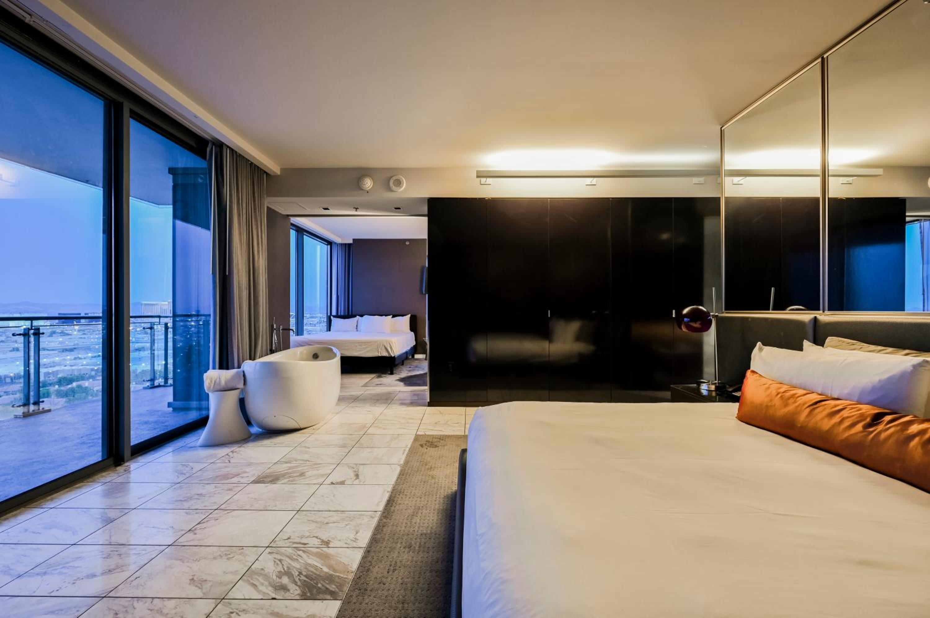 Two-Bedroom - Strip View & Balcony photo 1