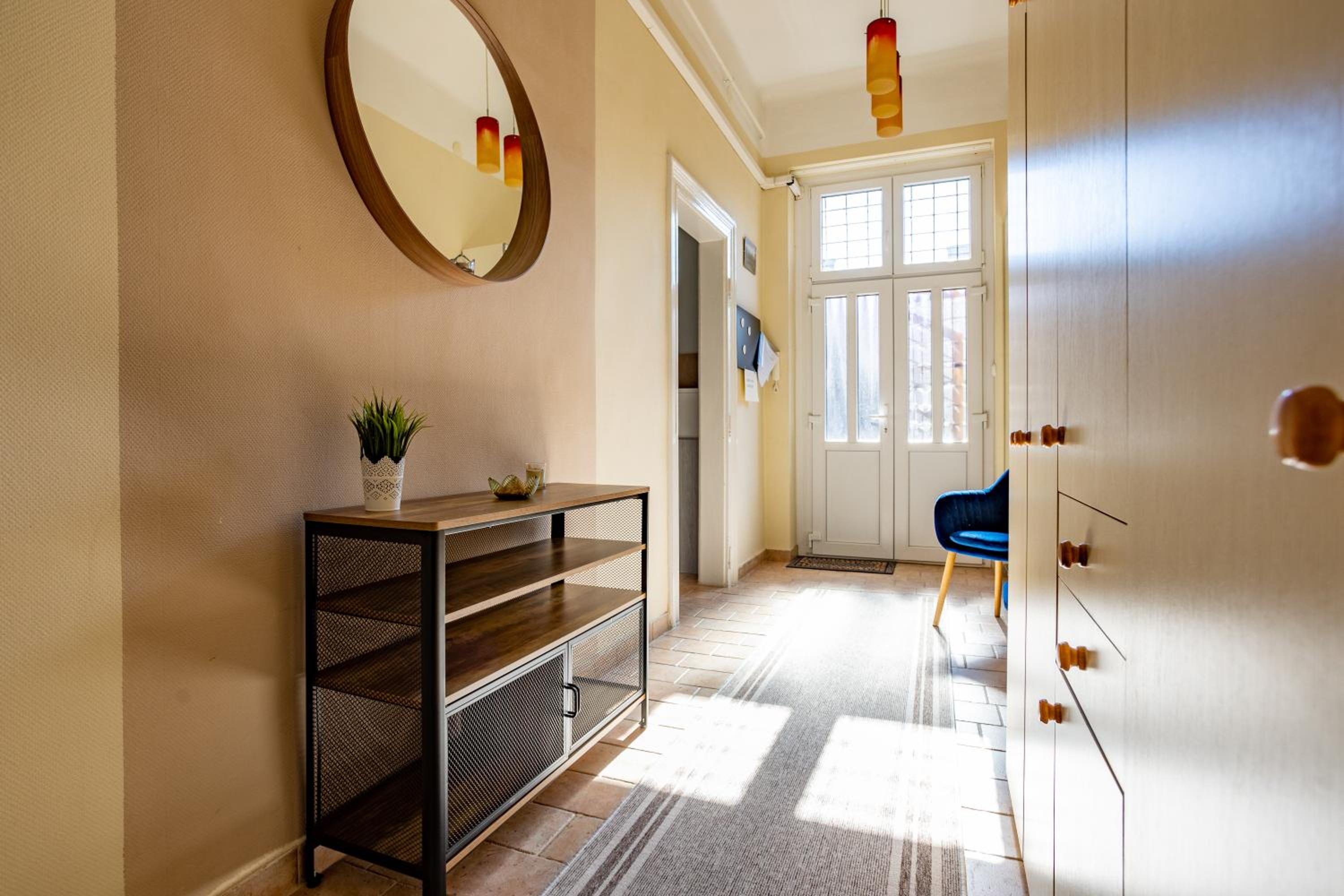 One-Bedroom Apartment - Photo 13