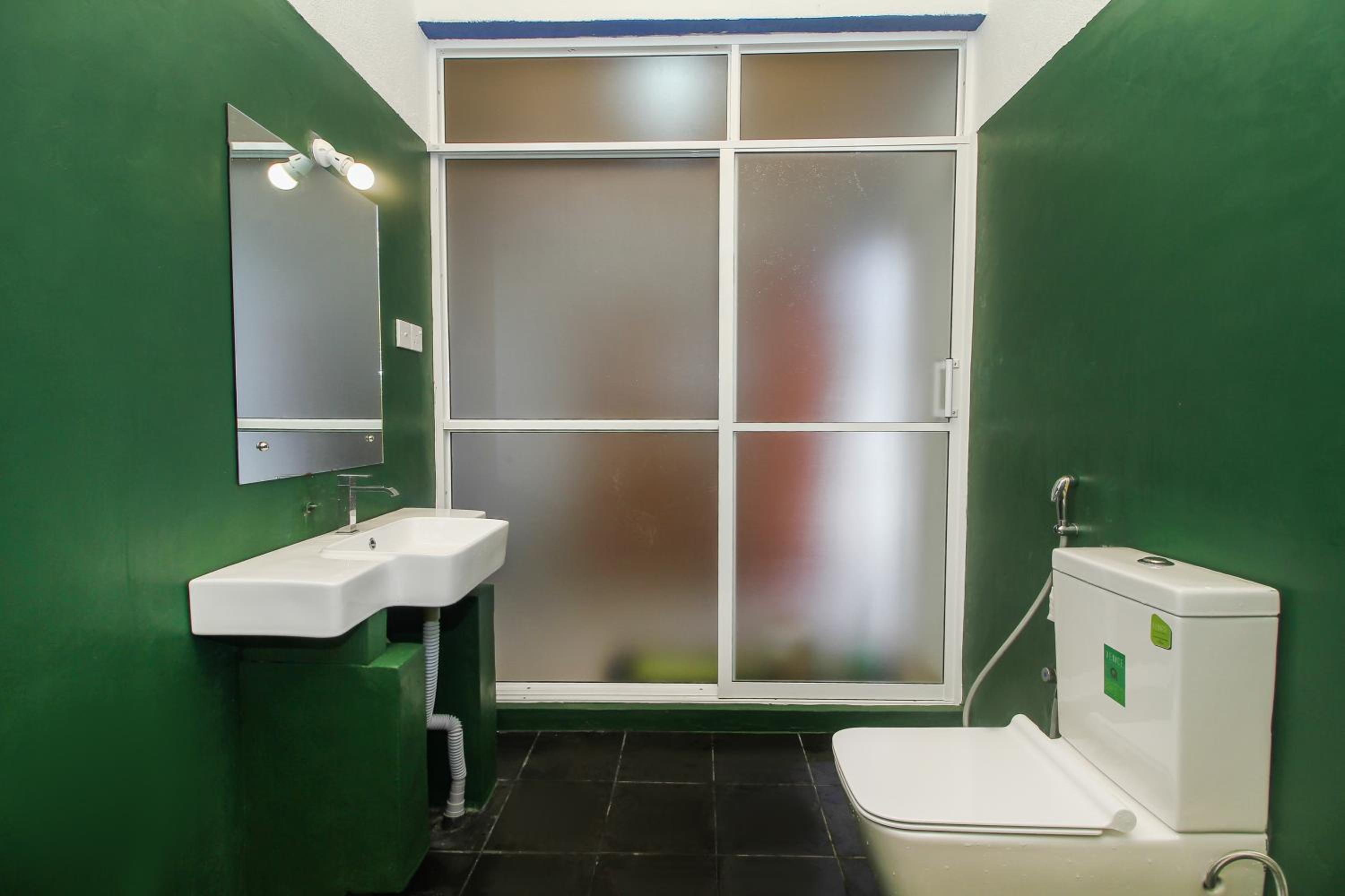 Deluxe Double Room with Balcony photo 3