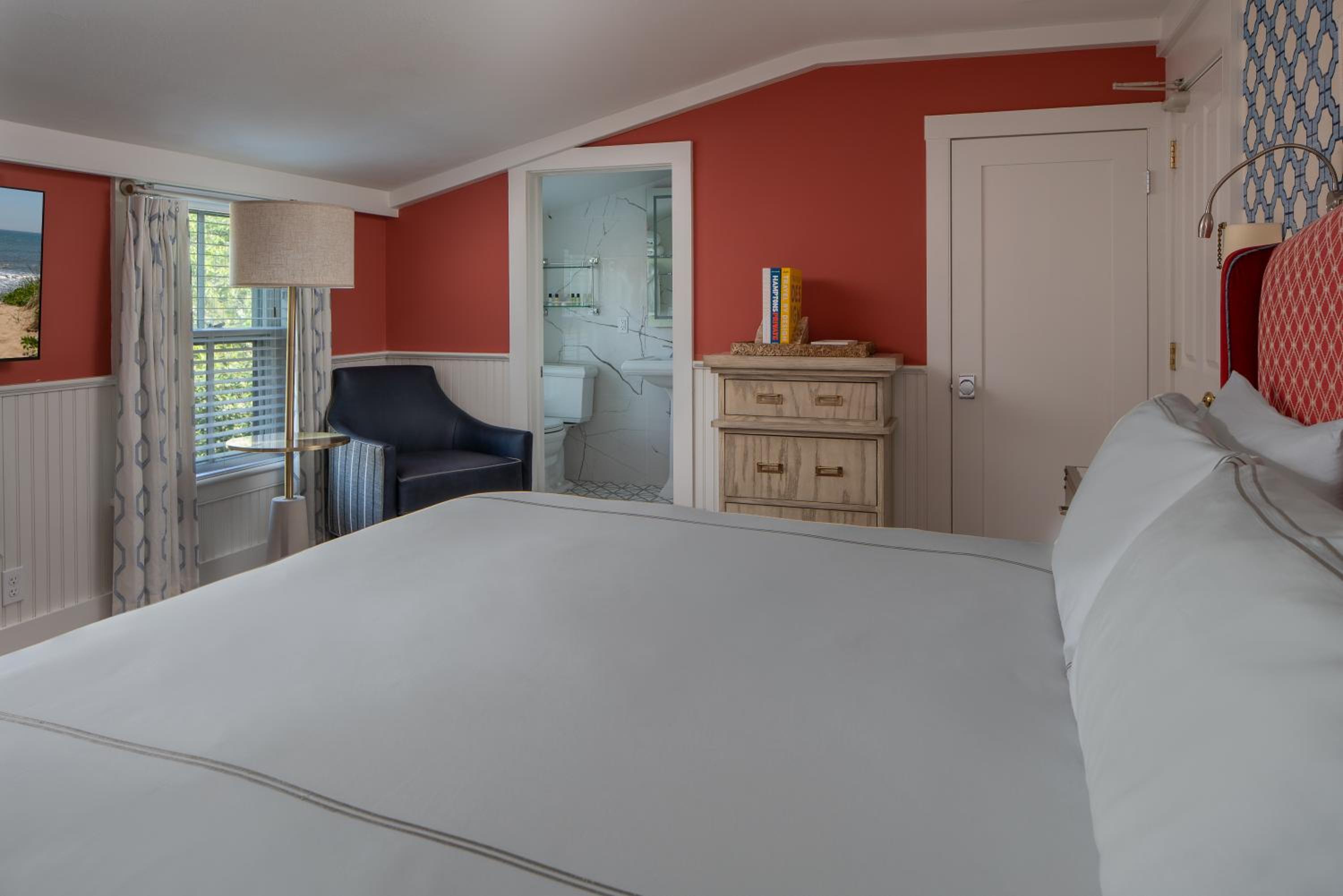 Large Queen Room photo 1