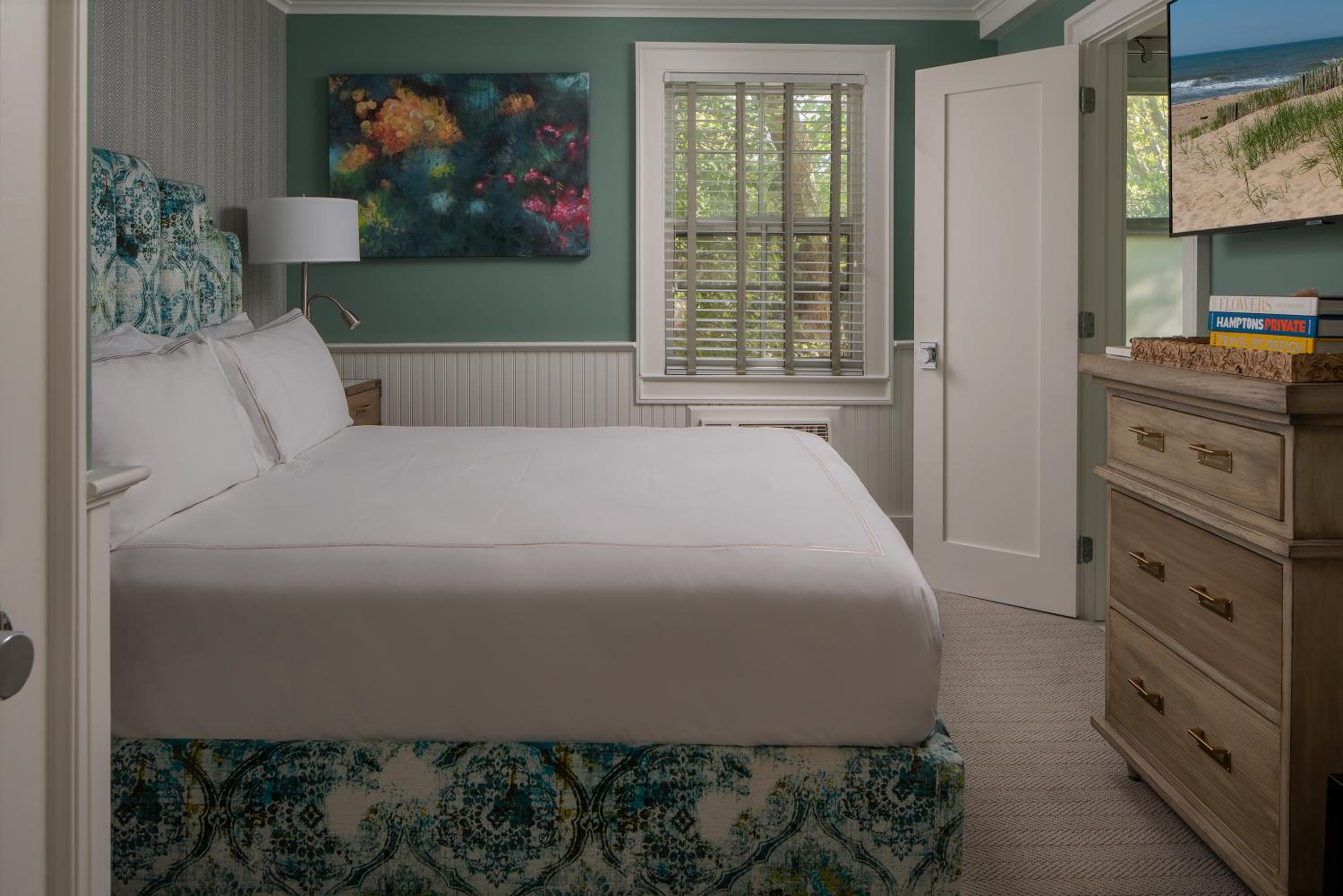 Small Queen Room photo 3