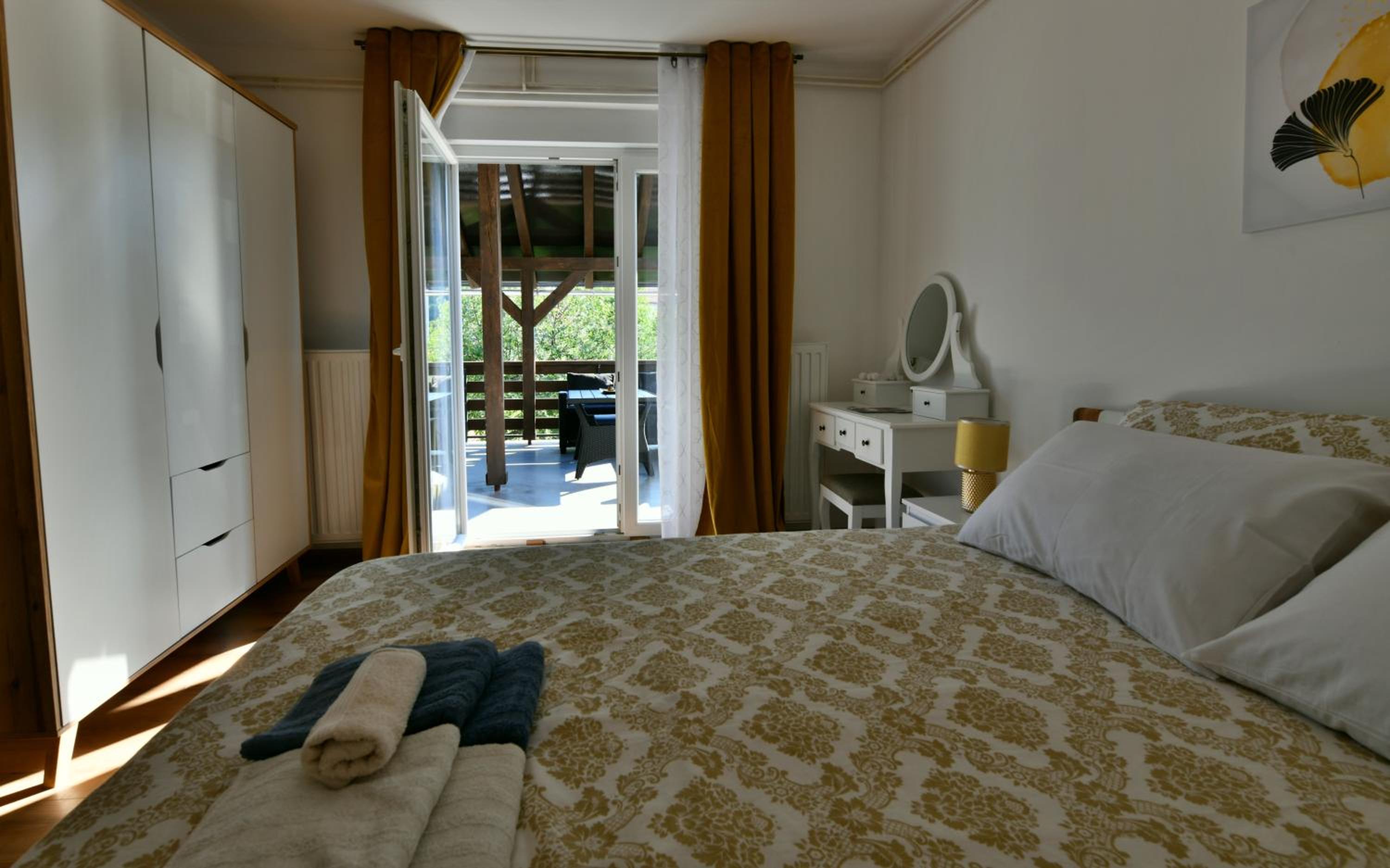 Two-Bedroom Apartment - Photo 6