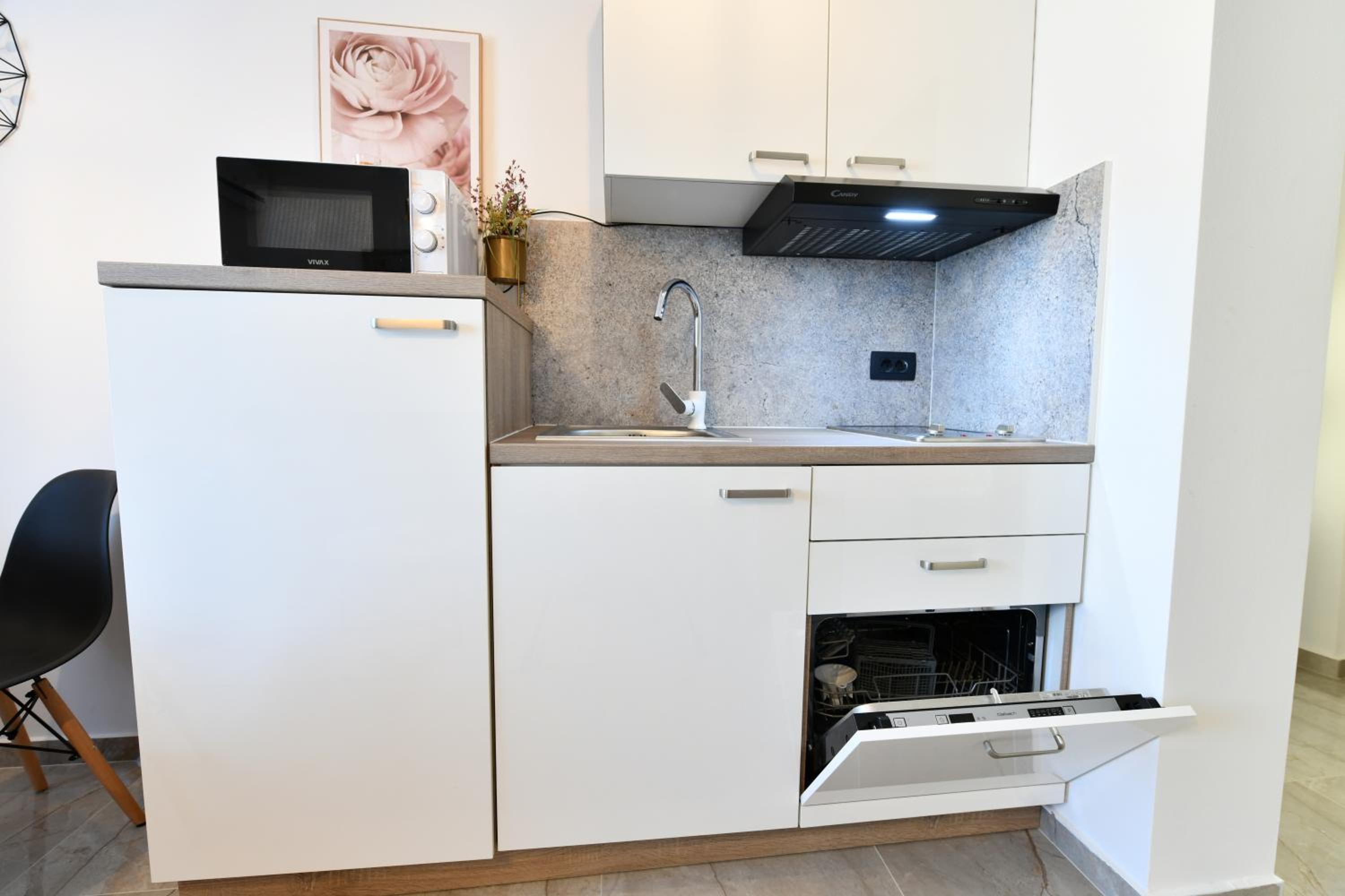 Two-Bedroom Apartment - Photo 21
