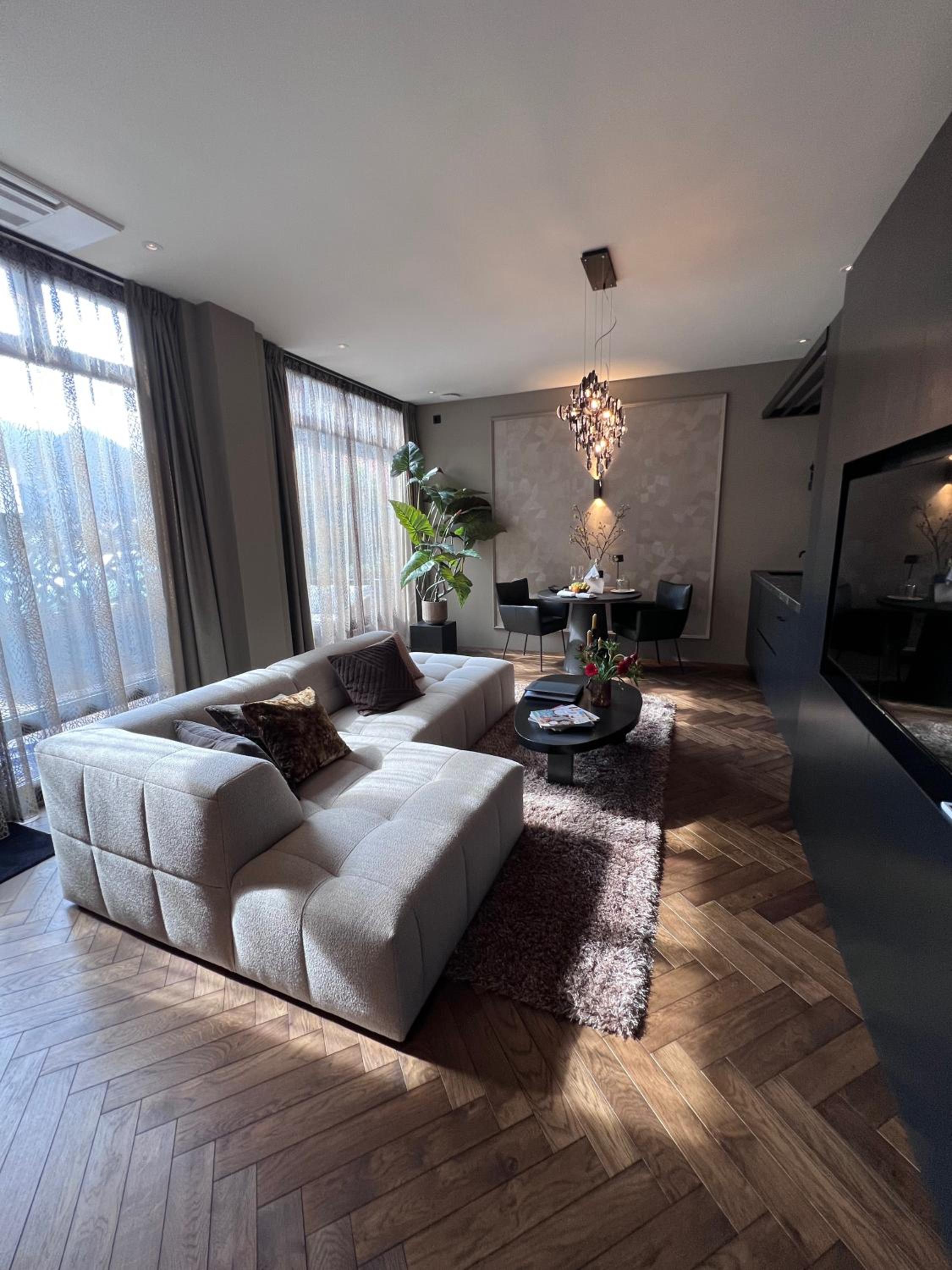 One-Bedroom Apartment - Photo 4