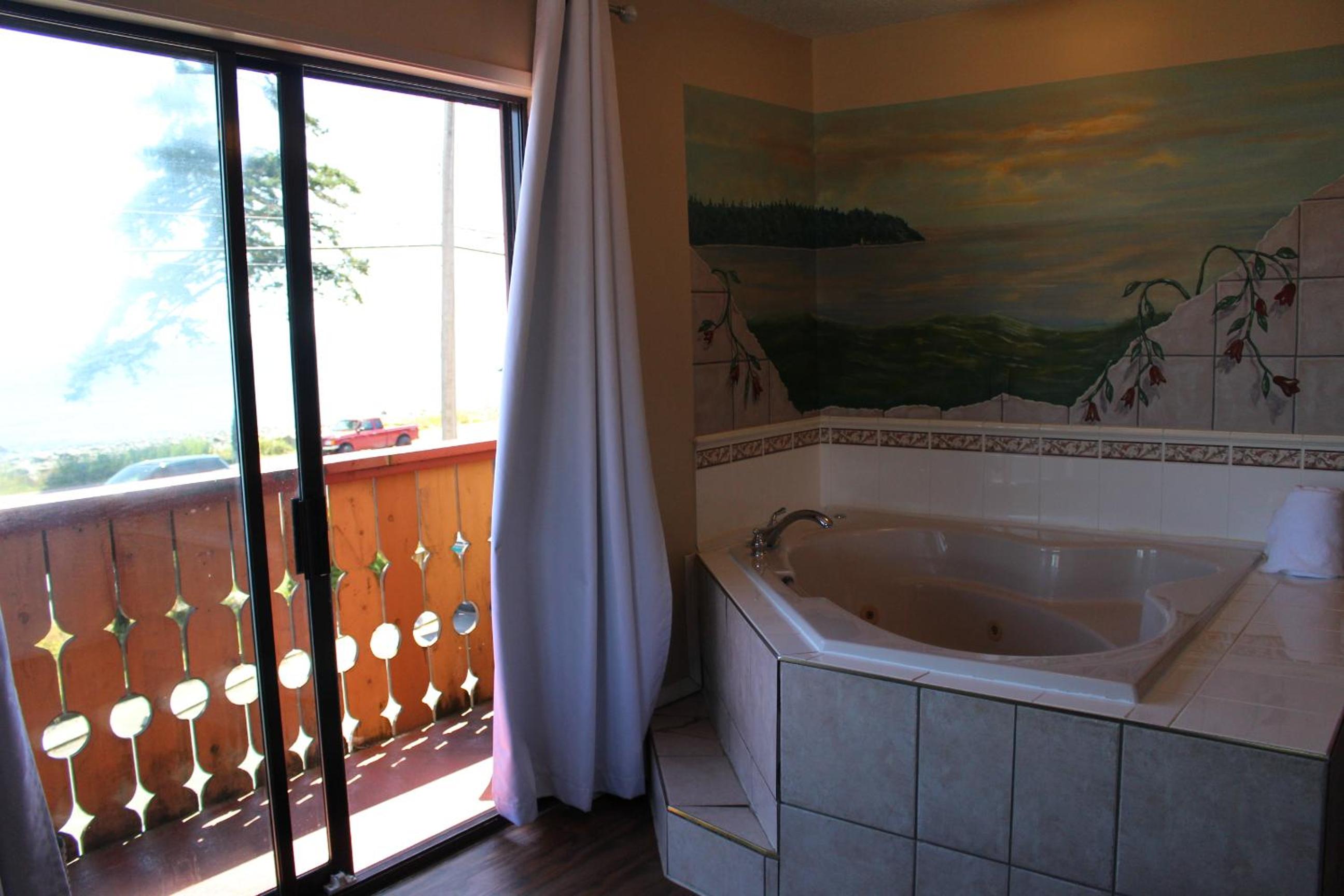 Superior King Studio Suite with Ocean View - Non-Smoking - Photo 13