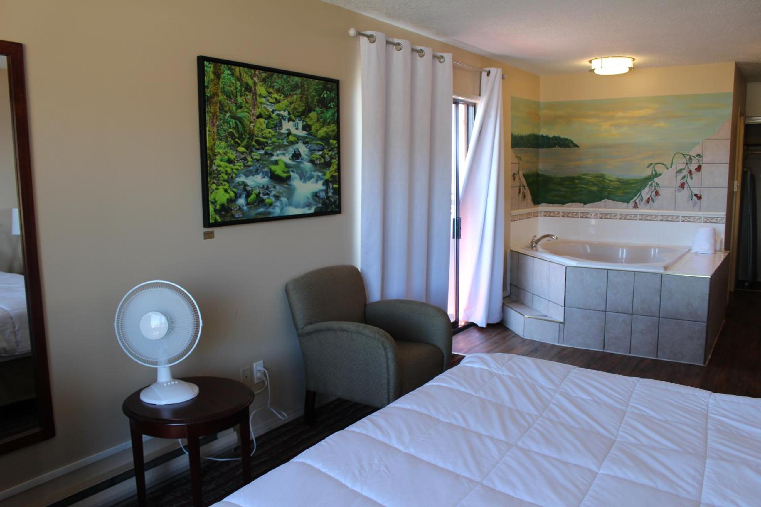 Superior King Studio Suite with Ocean View - Non-Smoking - Photo 17