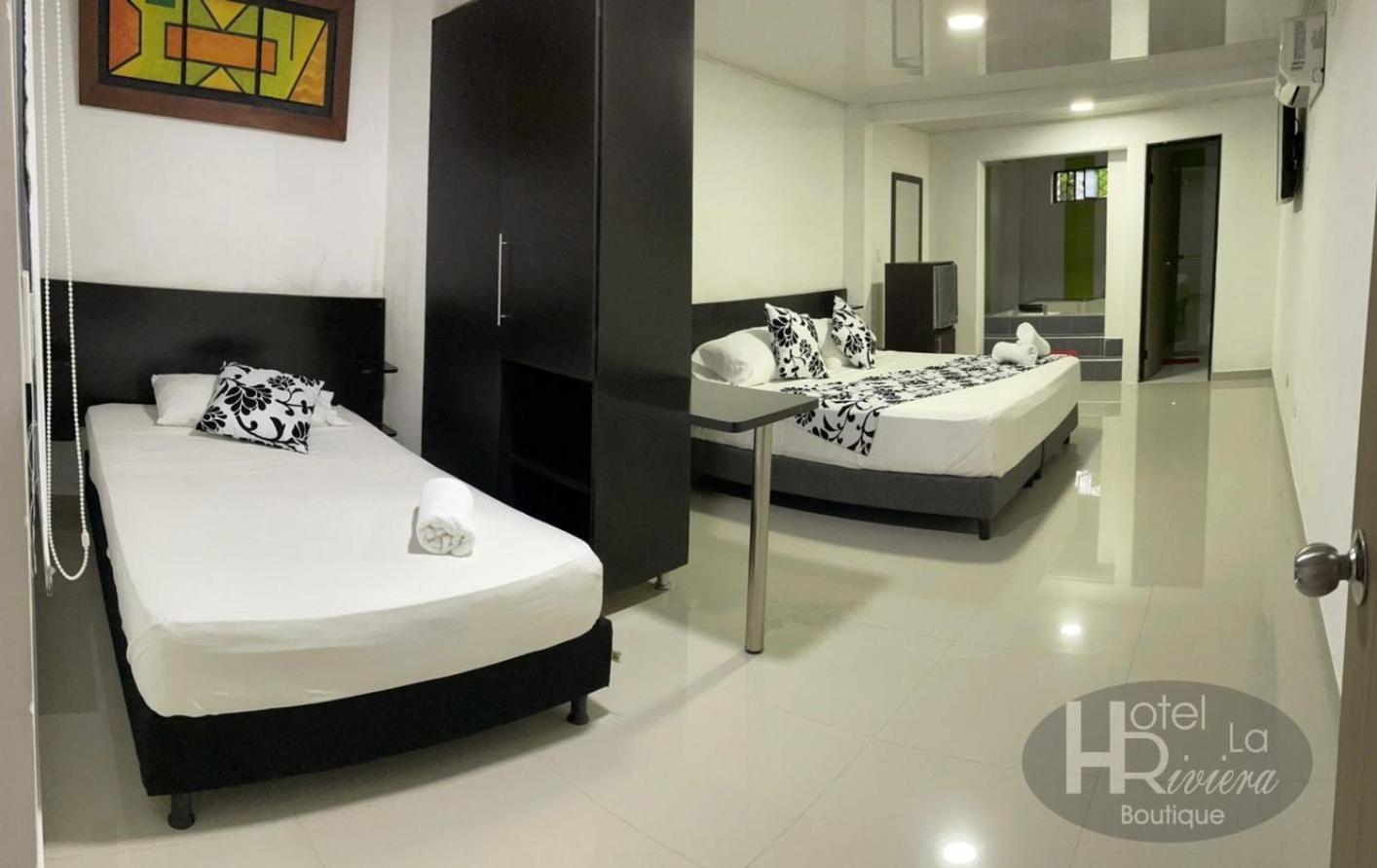Deluxe King Suite photo 1