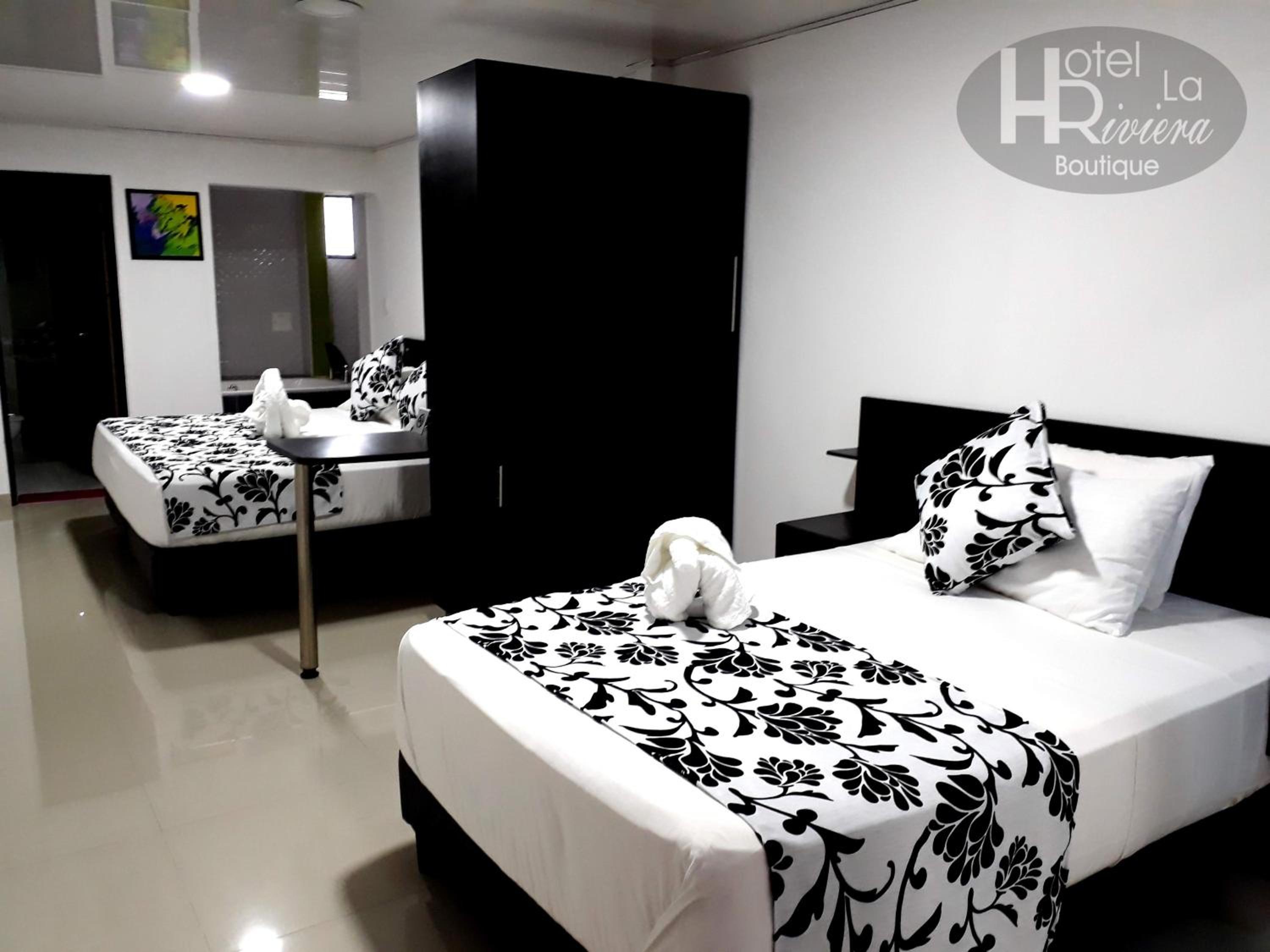 Deluxe King Suite photo 1