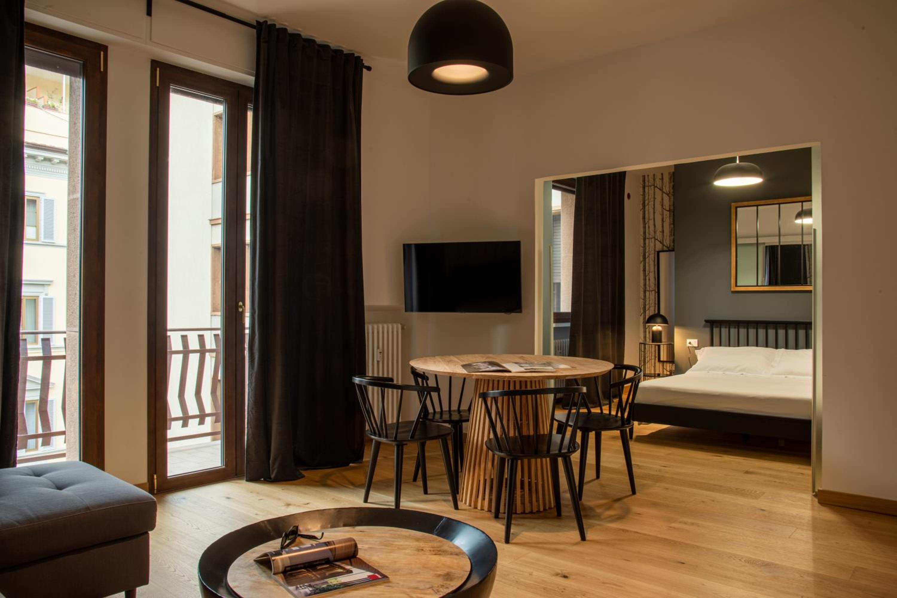 King Suite with Balcony photo 2