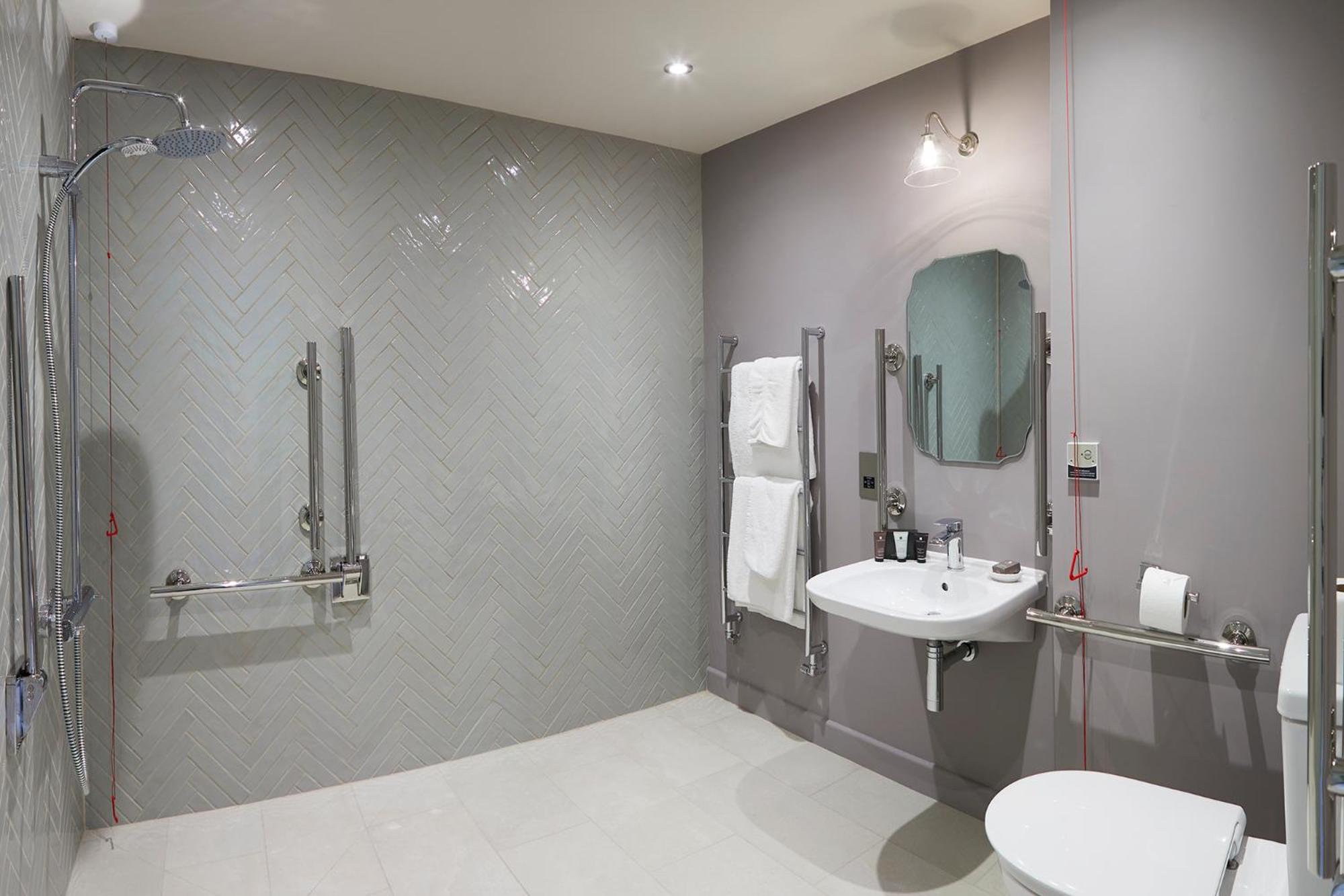 King Room - Disability Access photo 2