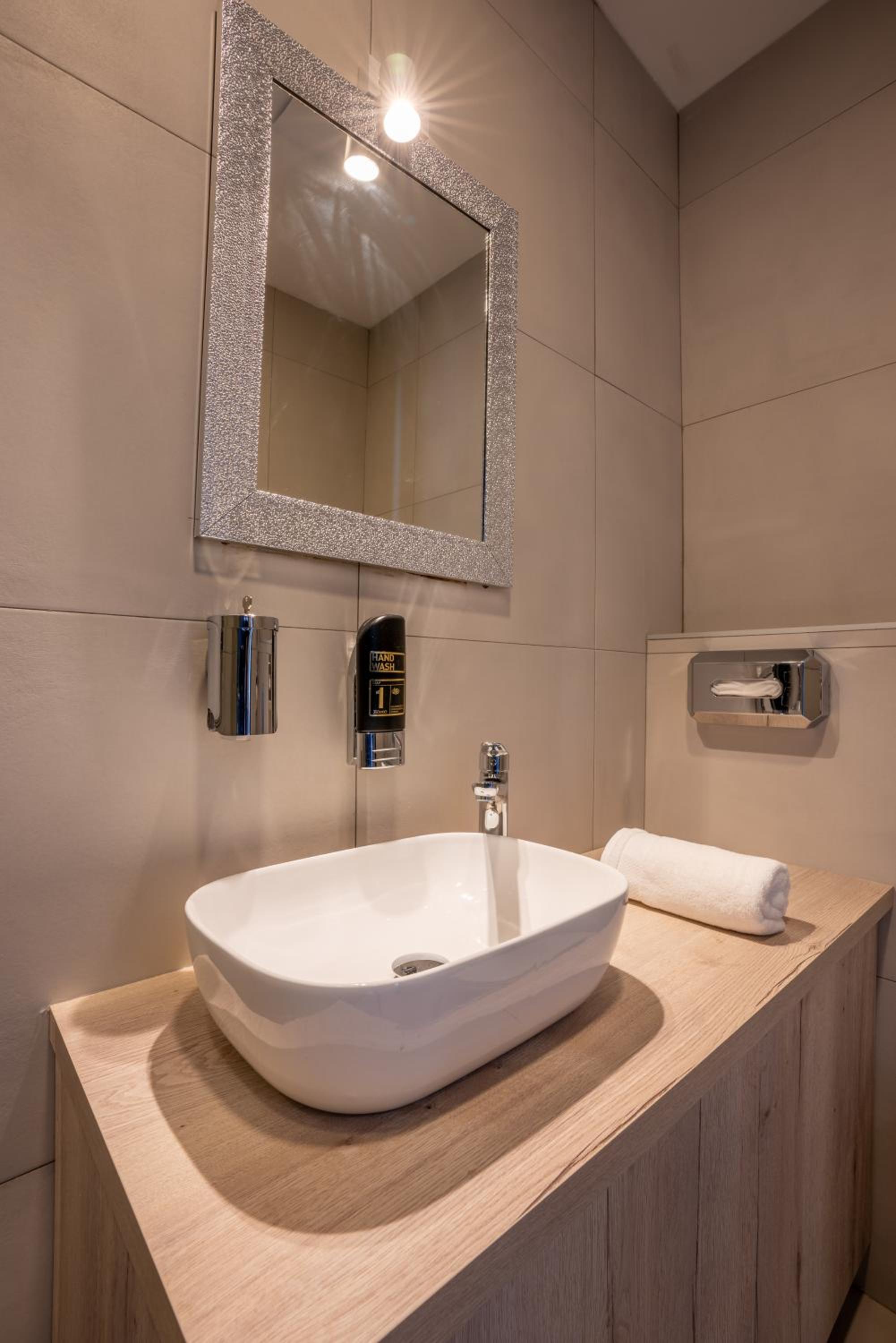 Superior Double Room - Photo 2