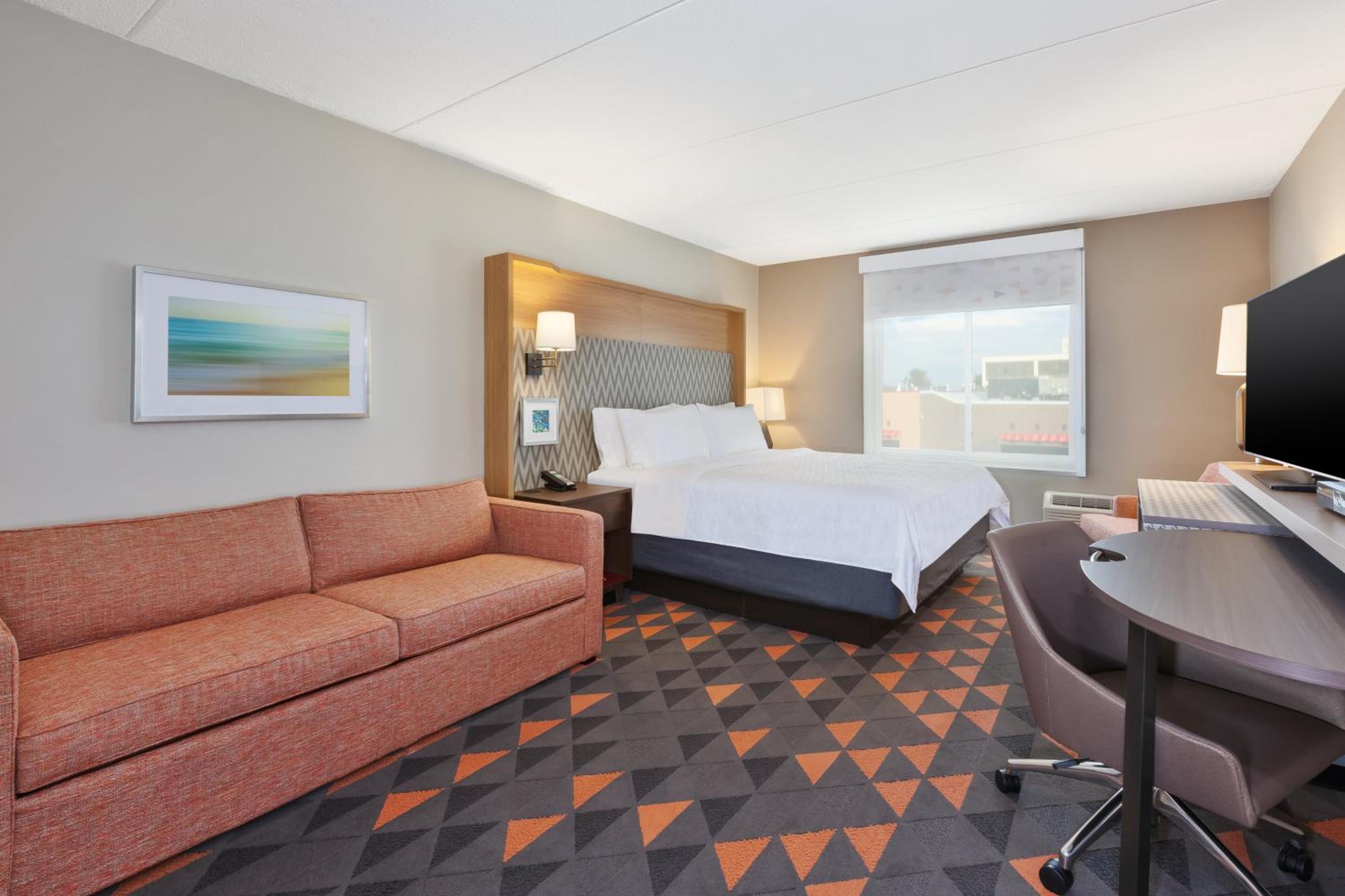 Standard King Room with Garden View photo 2