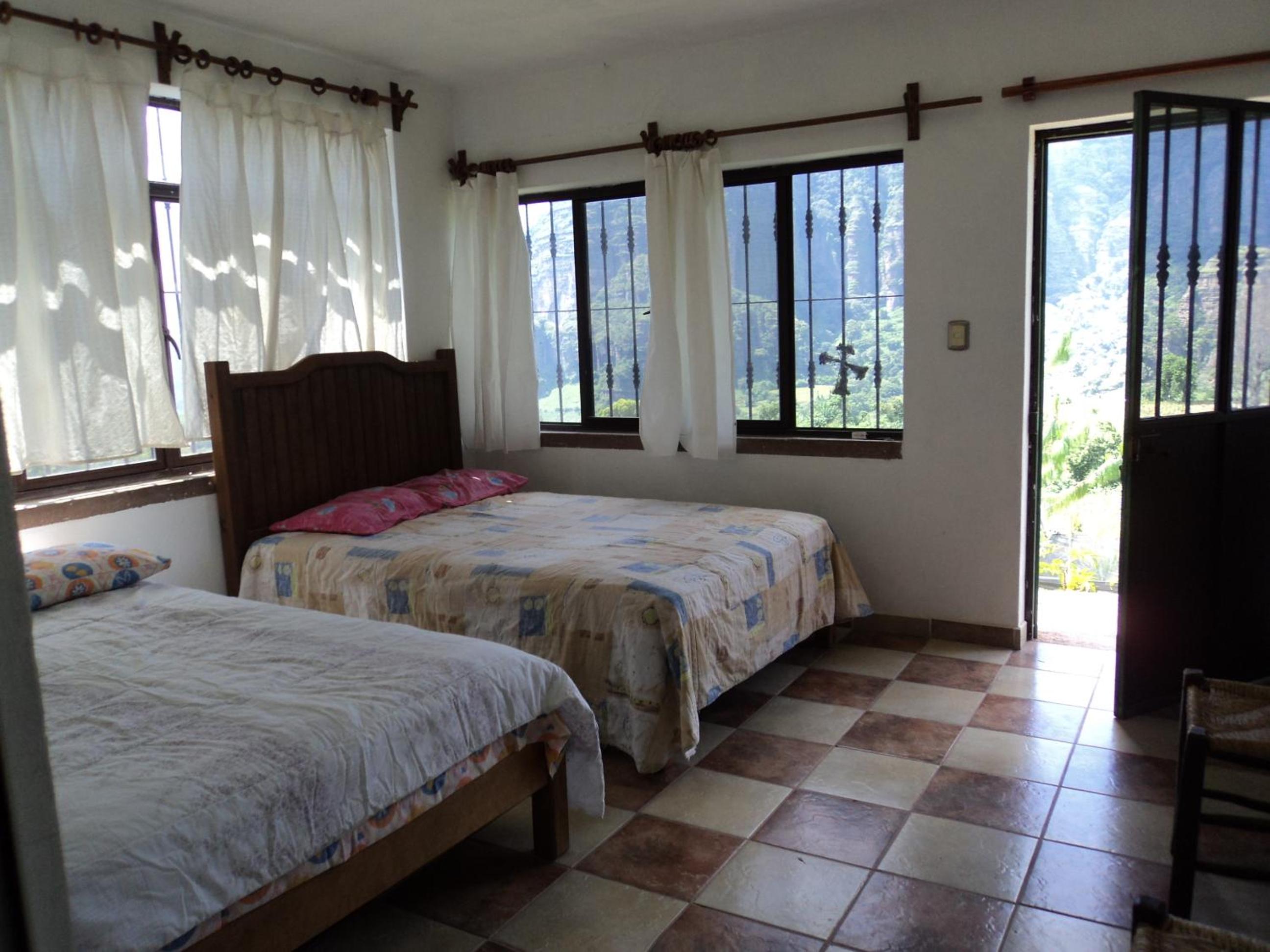 Classic Quadruple Room - Photo 4