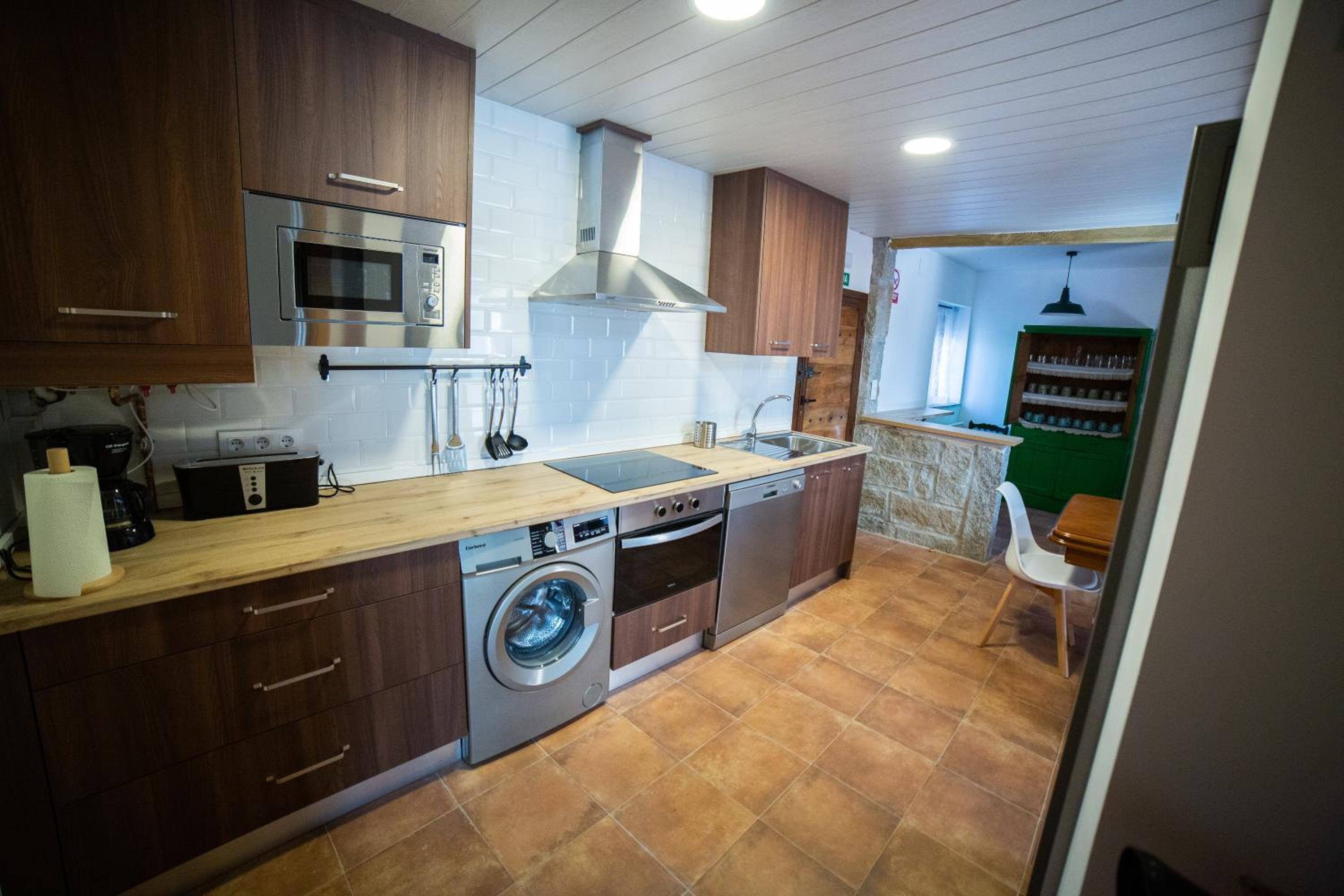 Four-Bedroom House photo 2