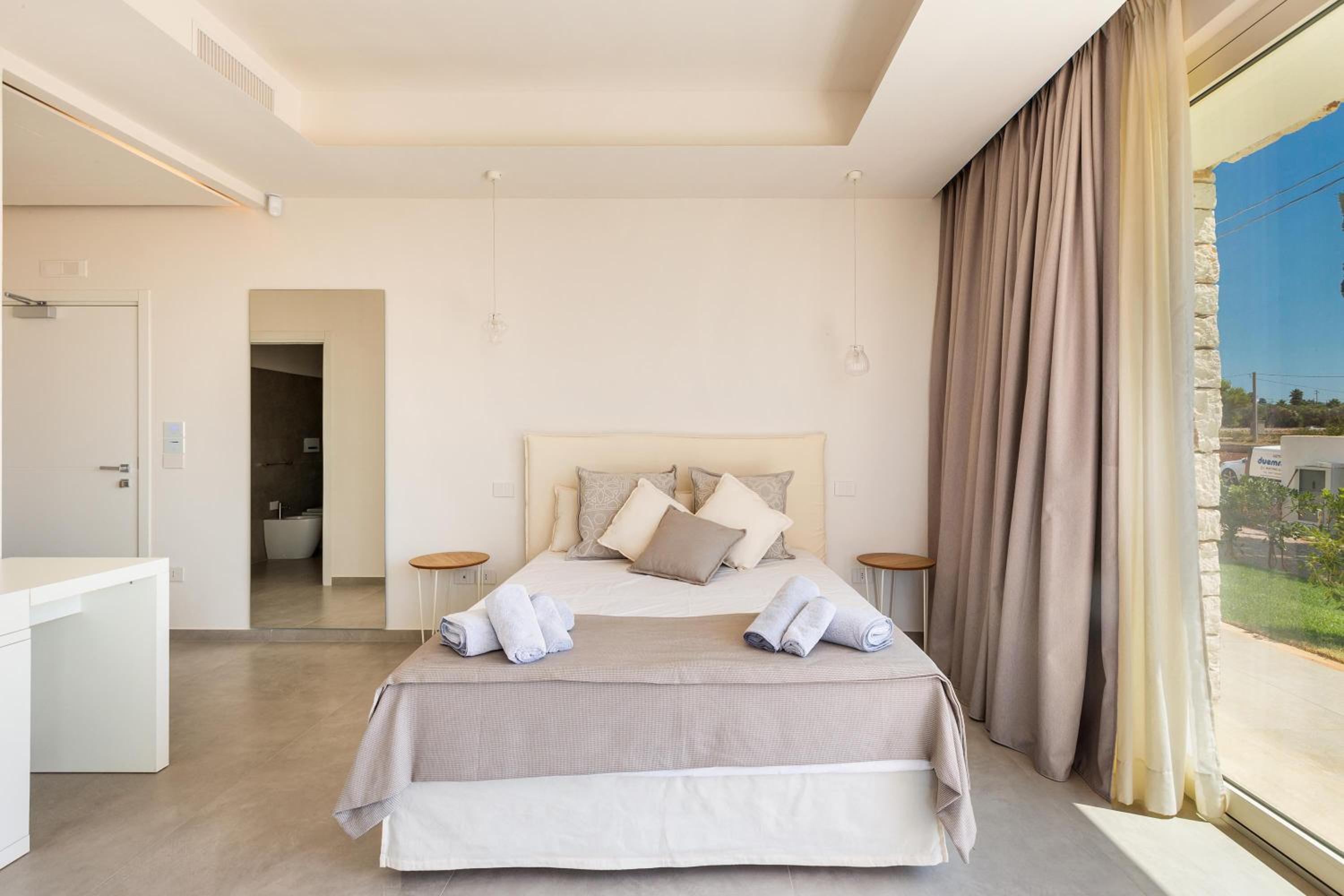 Deluxe Double Room with Sea View photo 2