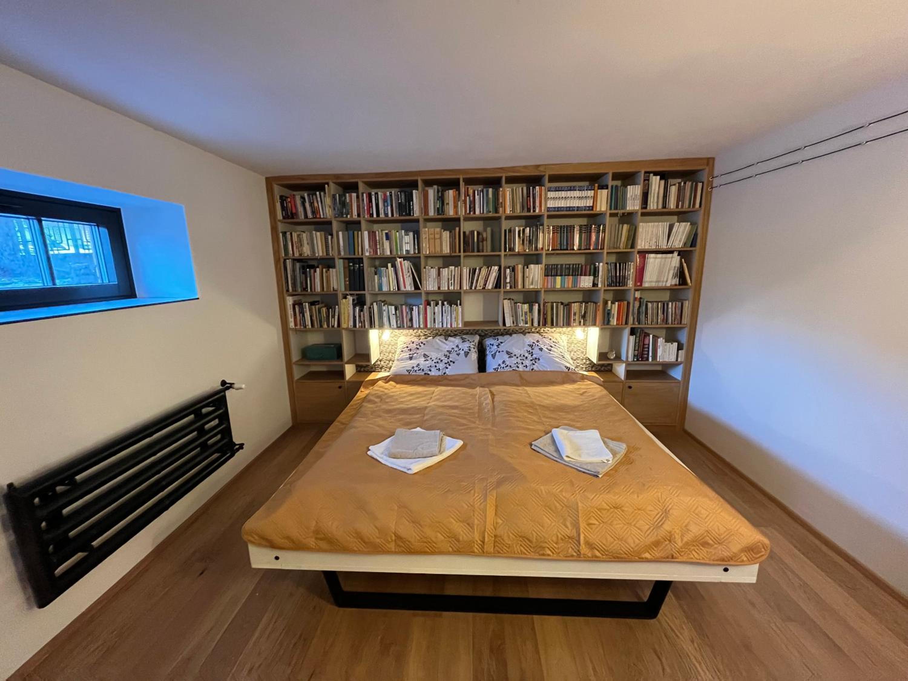 One-Bedroom Apartment - Photo 10