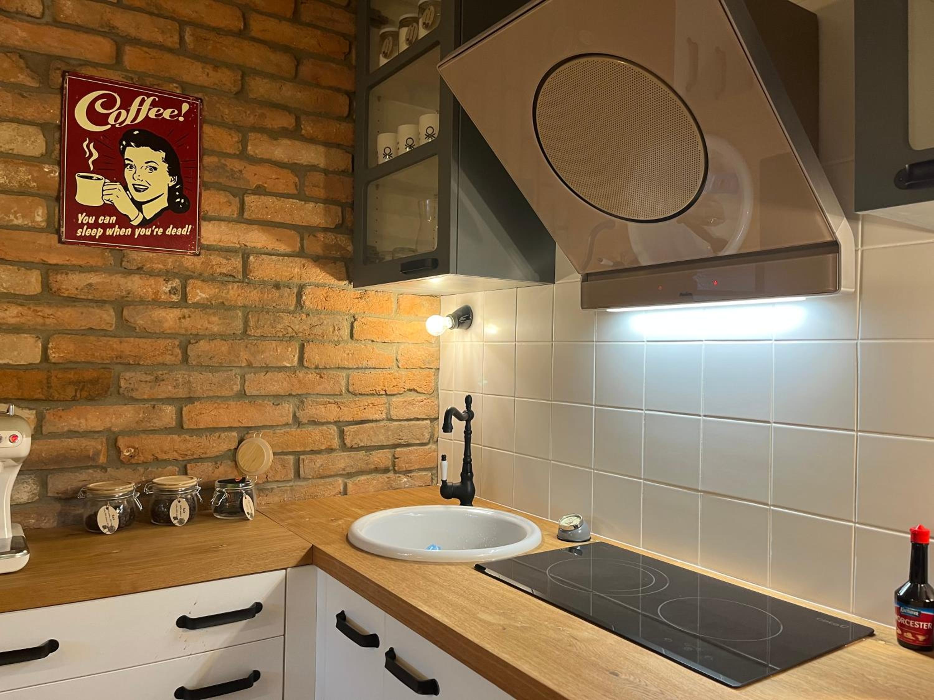 One-Bedroom Apartment - Photo 9