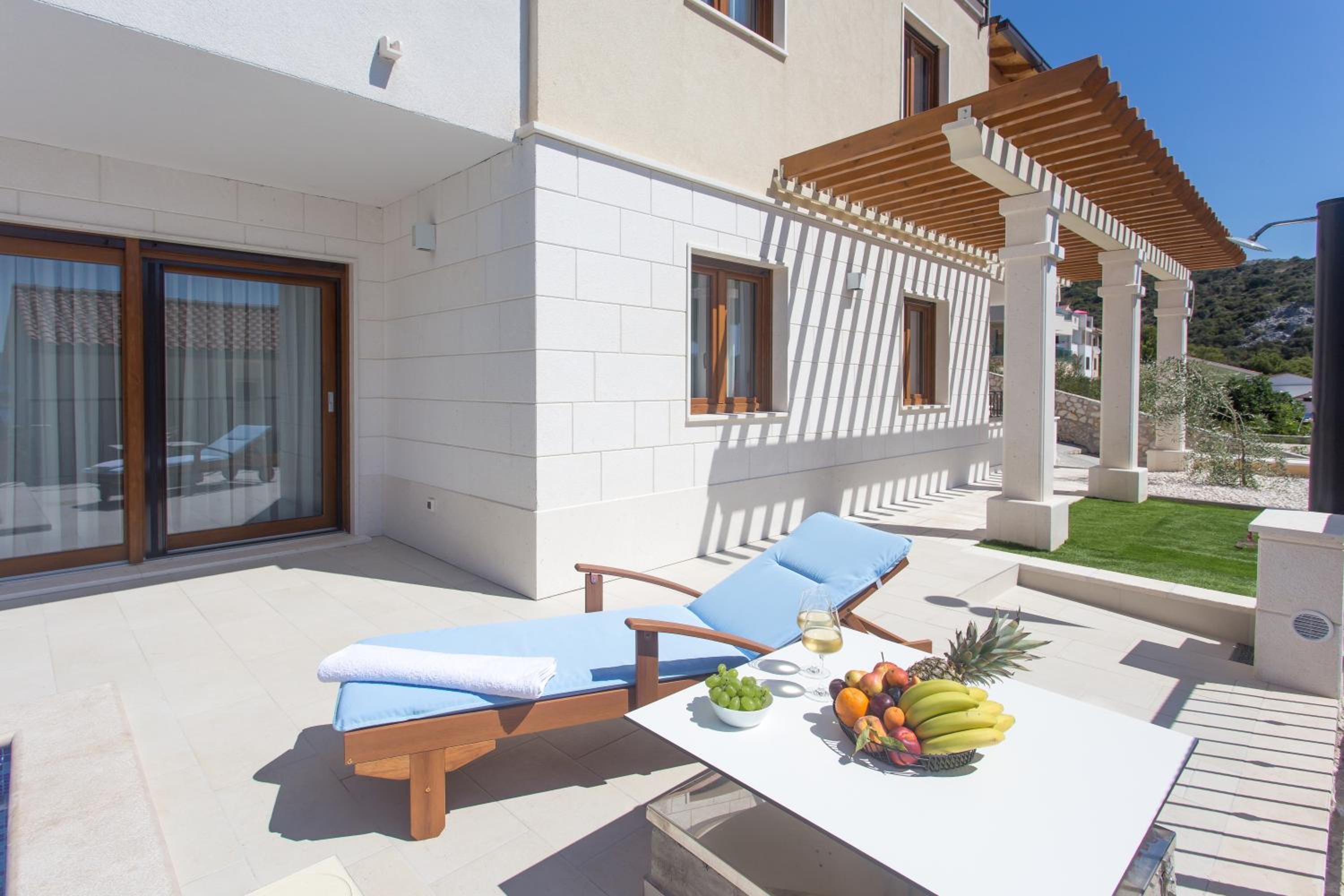 Villa with Sea View photo 2