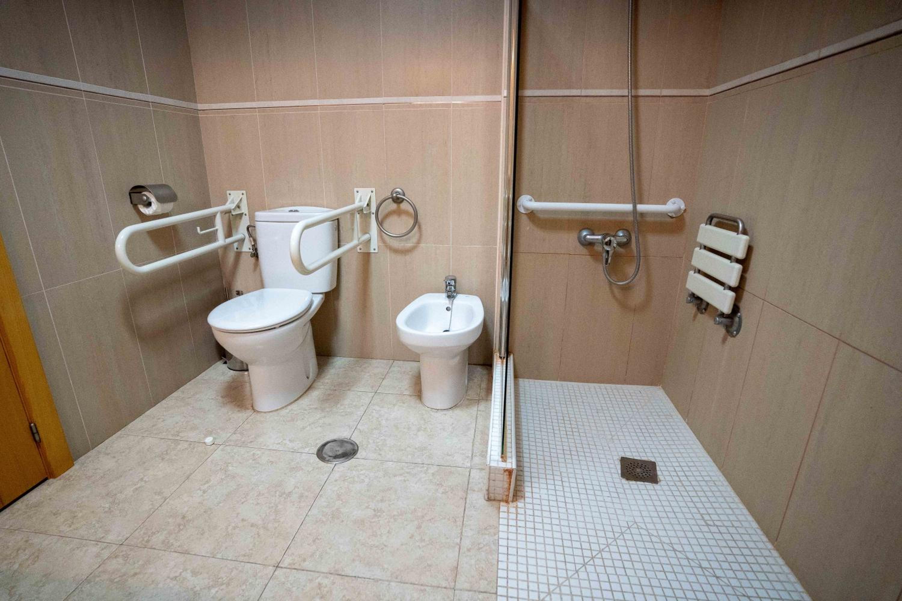 Double Room - Photo 6