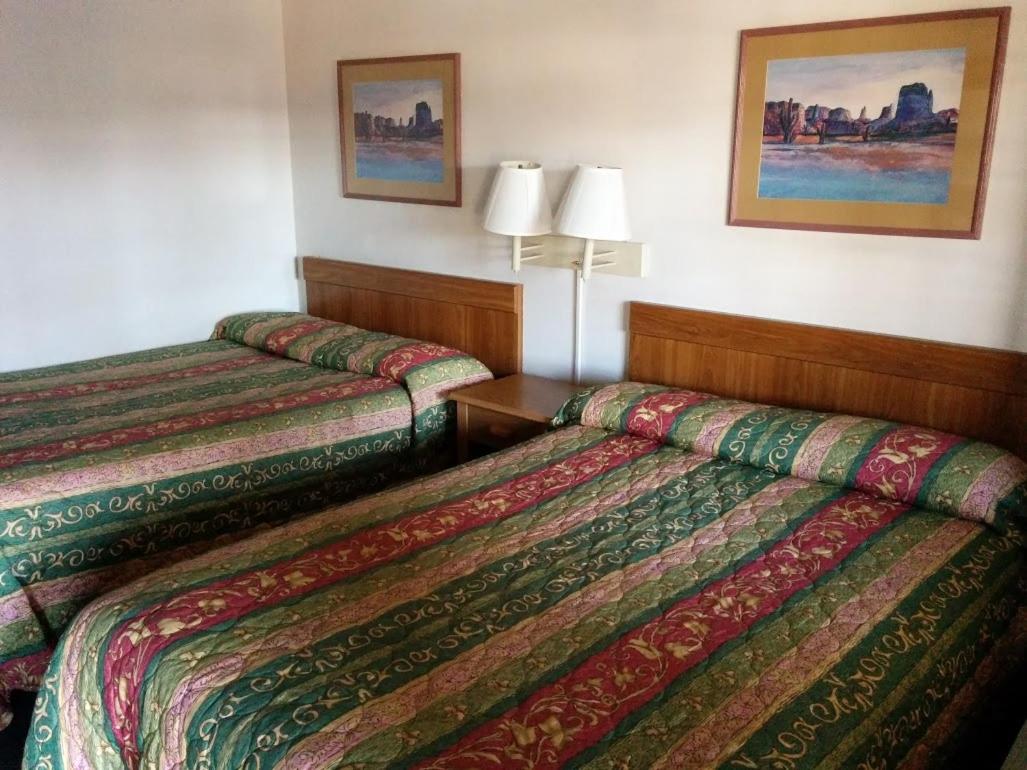 Double Room with Two Double Beds - Non-Smoking - Photo 3