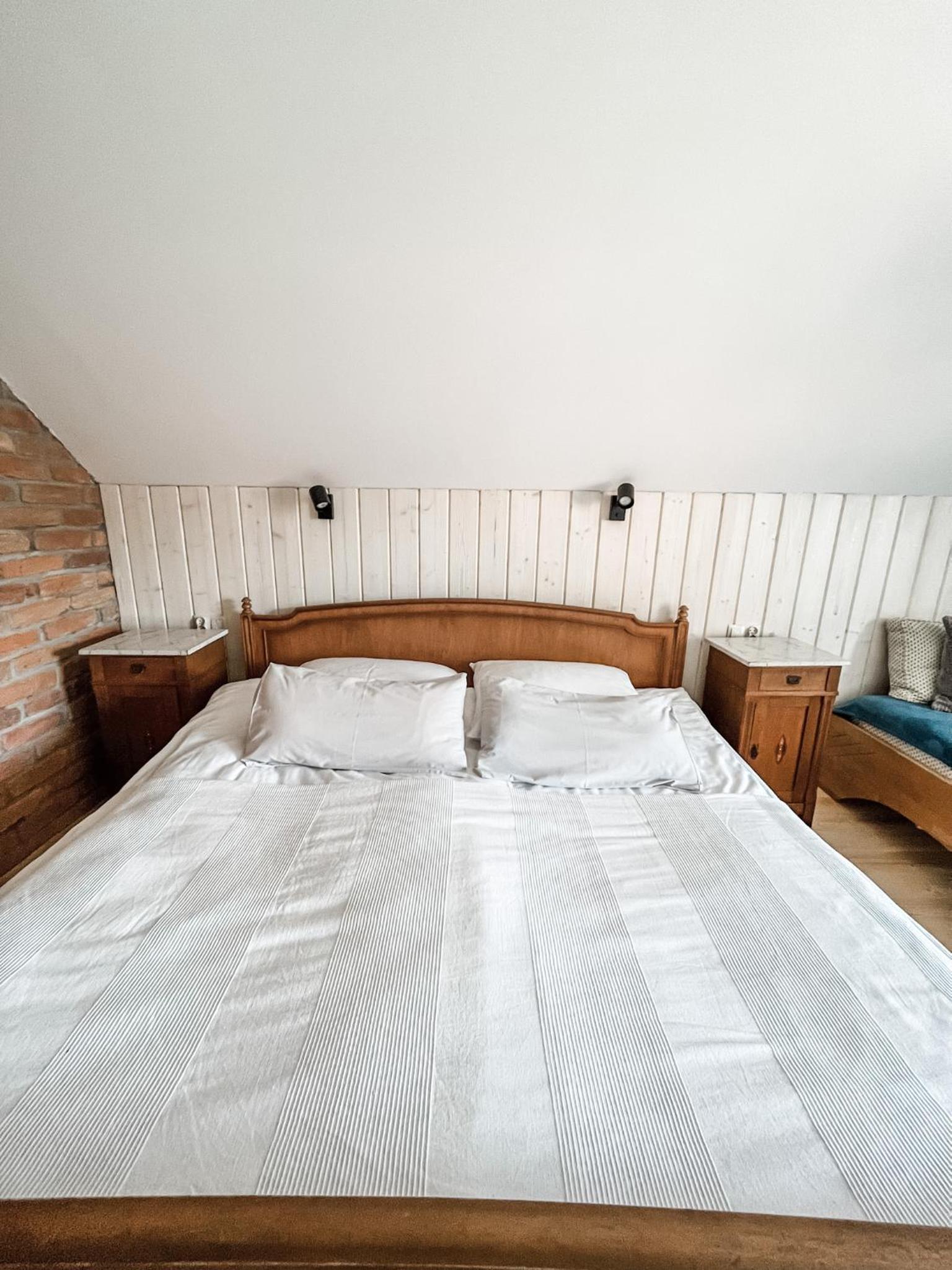 Triple Room with Private Bathroom - Photo 7