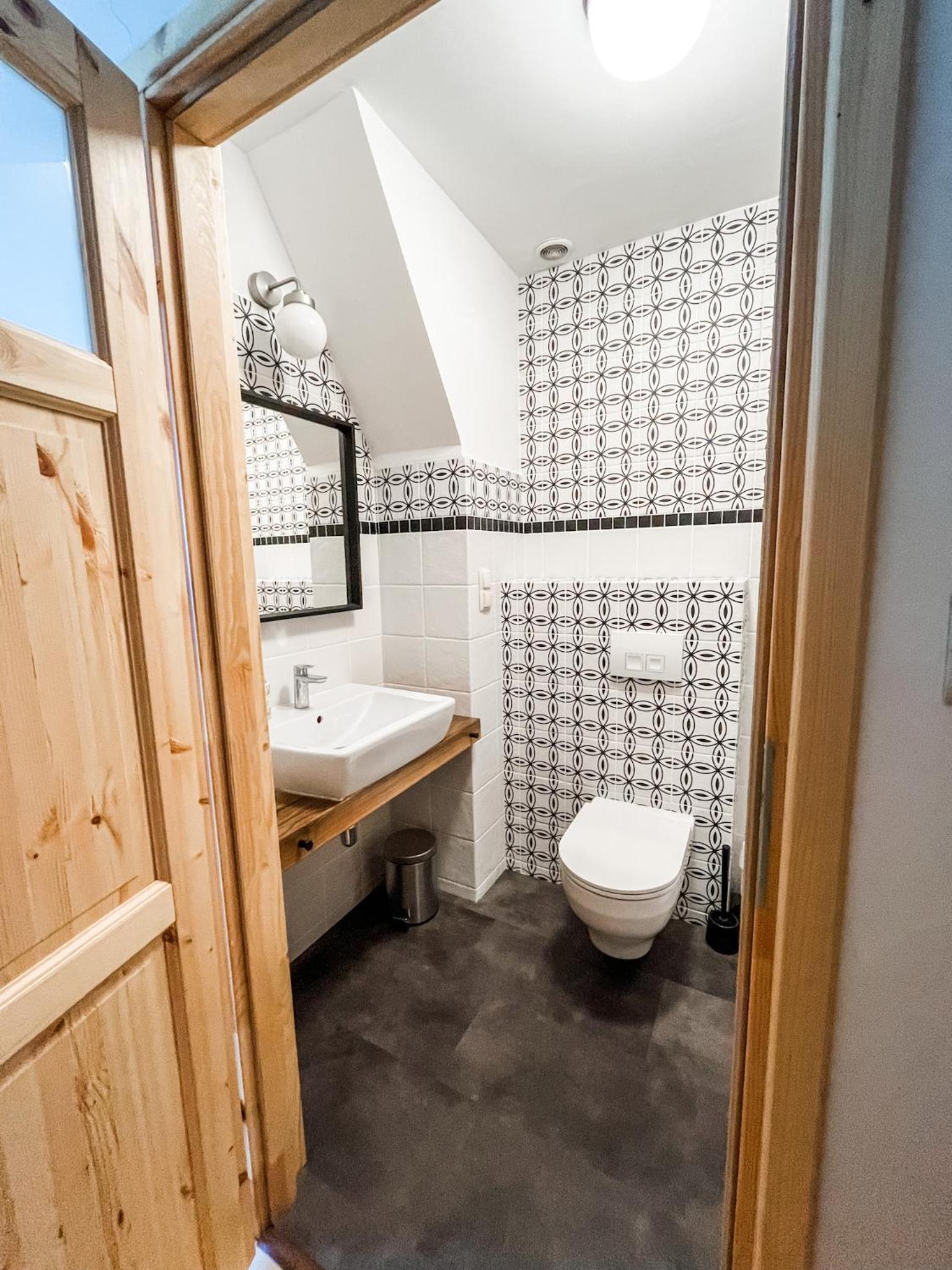 Triple Room with Private Bathroom - Photo 14