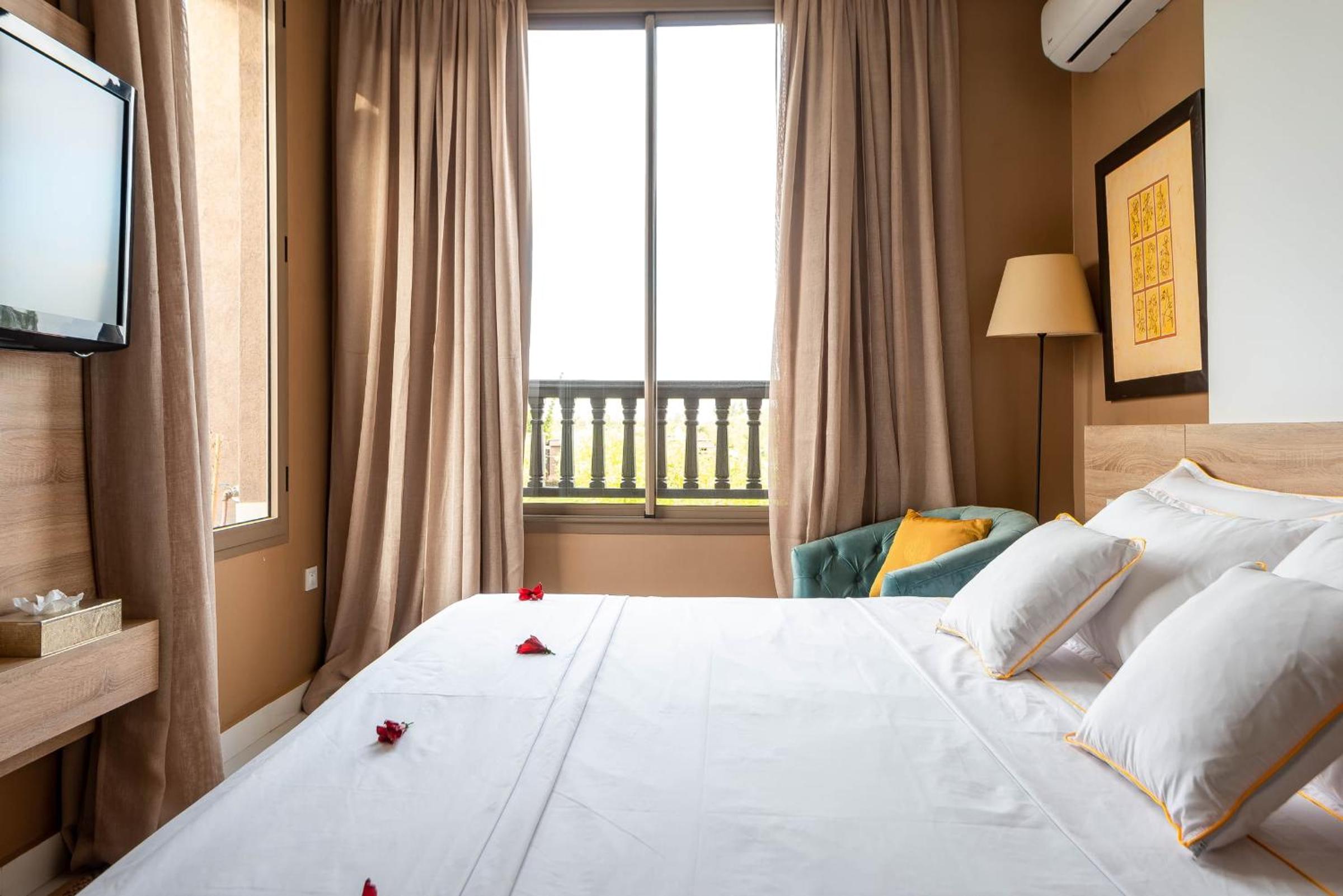 Royal Suite - Photo 2