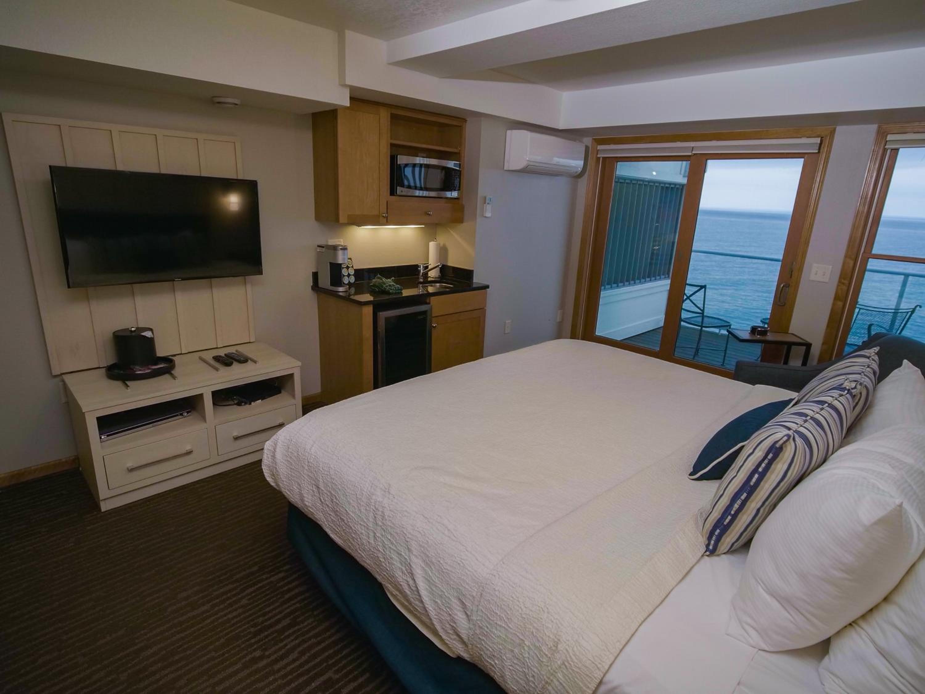 Deluxe King Room photo 2