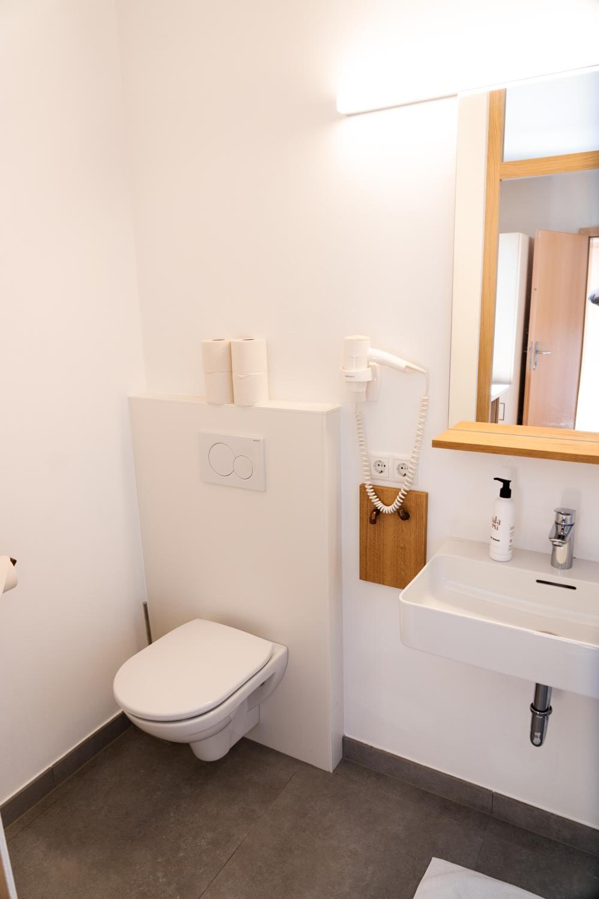 Single Room photo 1