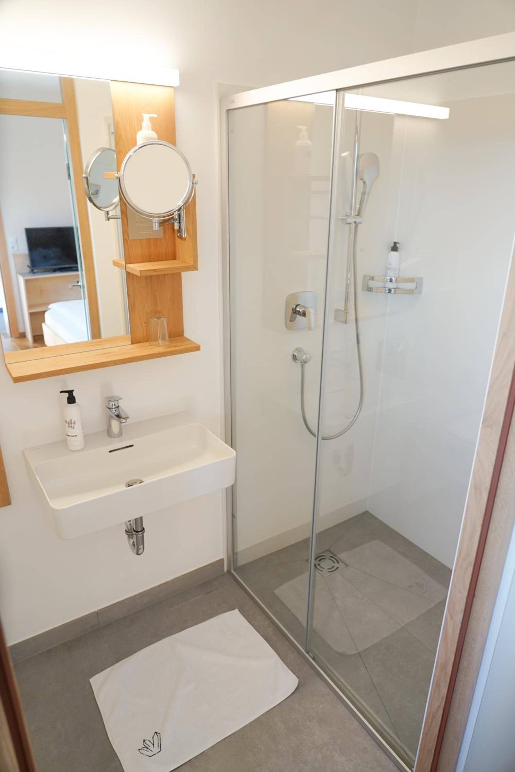 Single Room photo 2