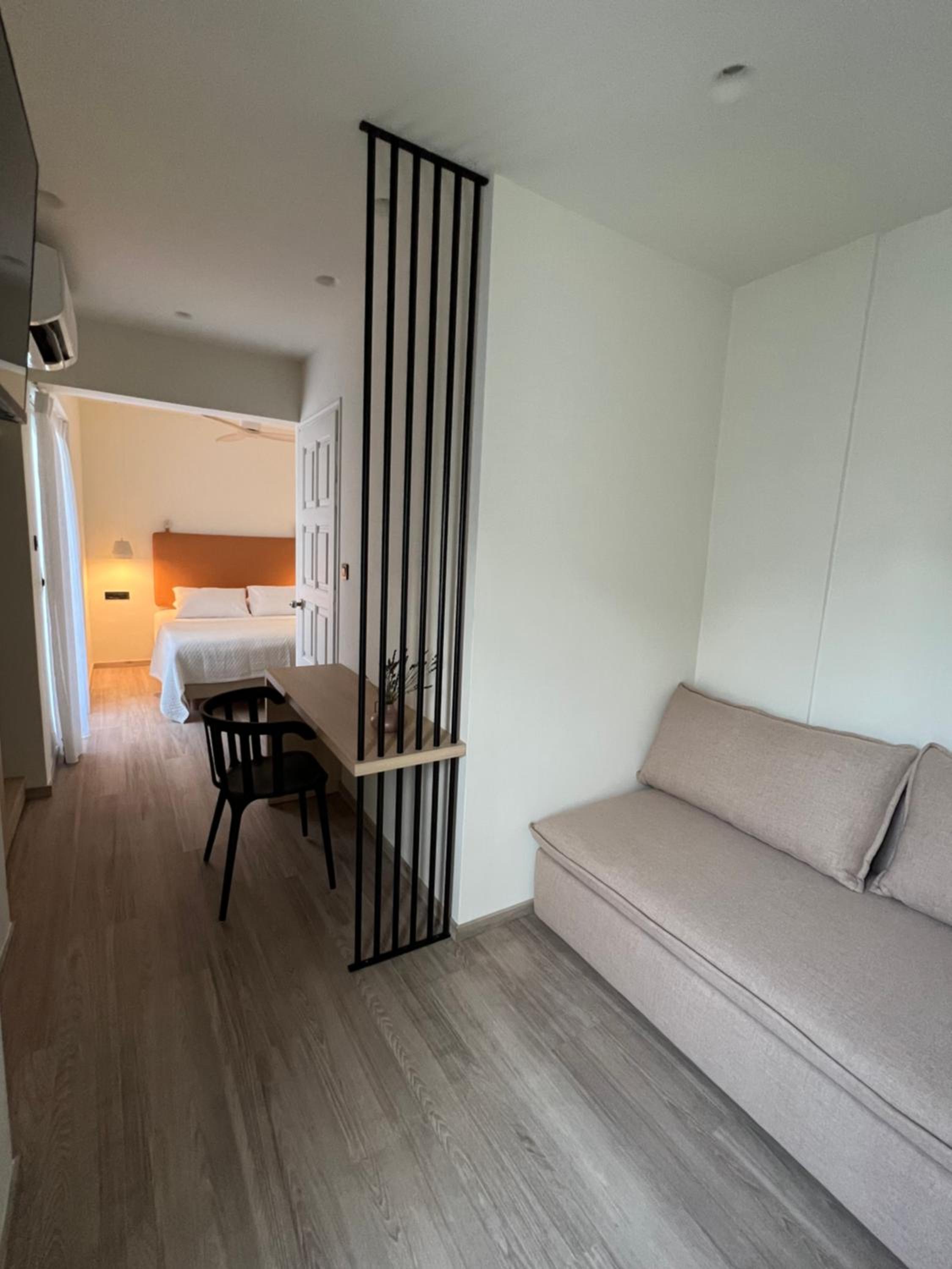 Deluxe Junior Suite photo 3