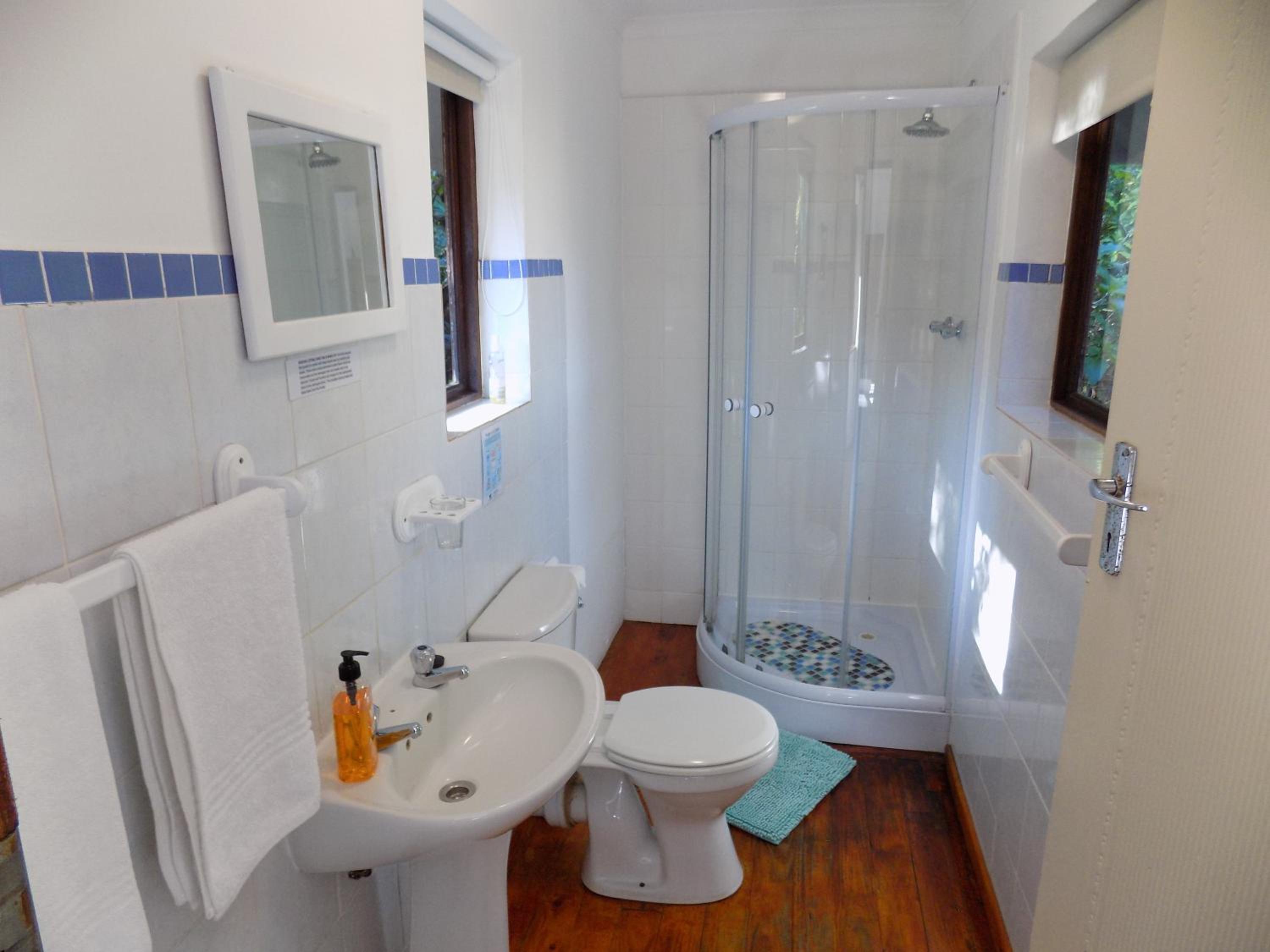 Two-Bedroom Cottage - Photo 9