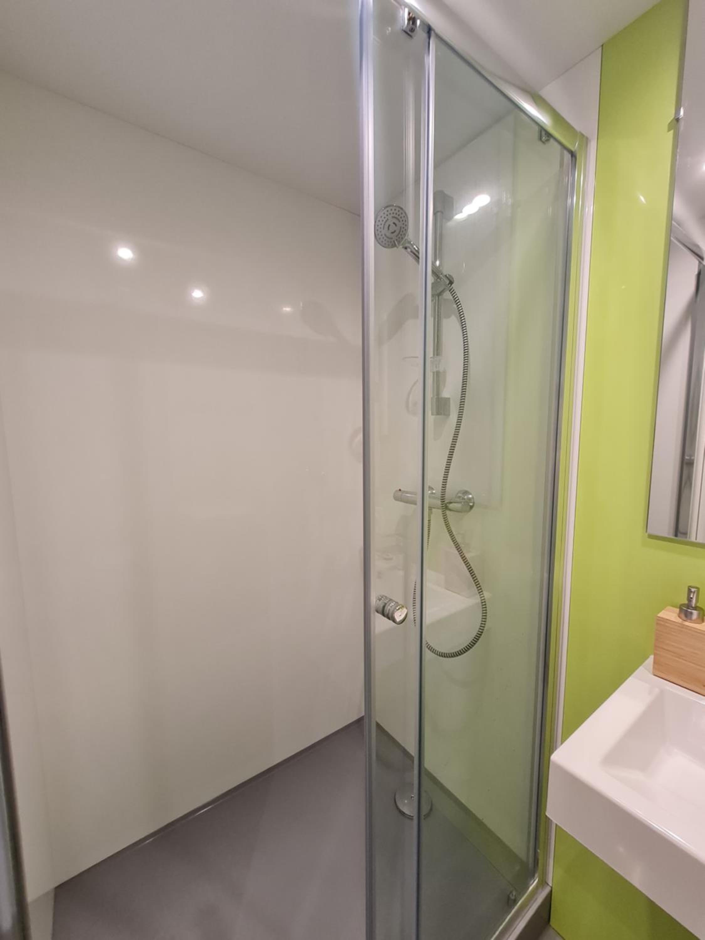 Double or Twin Room with Private Bathroom photo 2