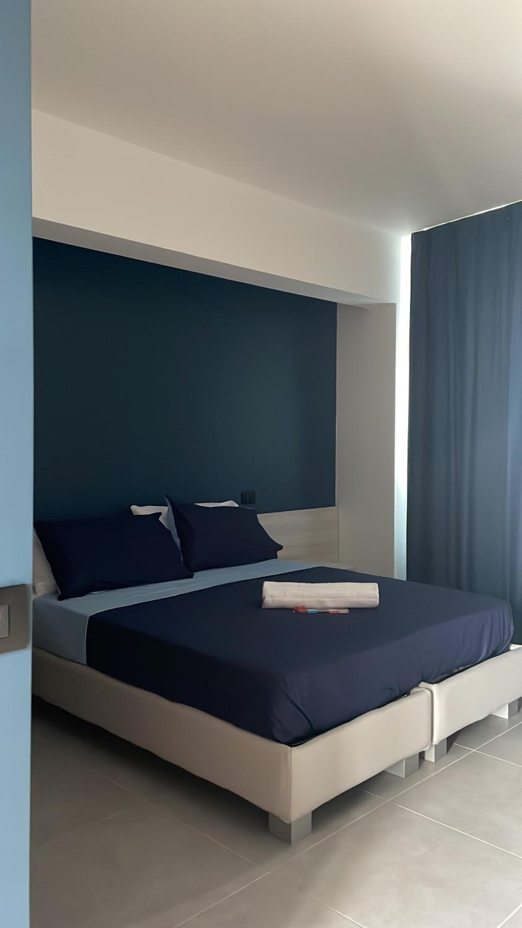 Double or Twin Room with View - Photo 9
