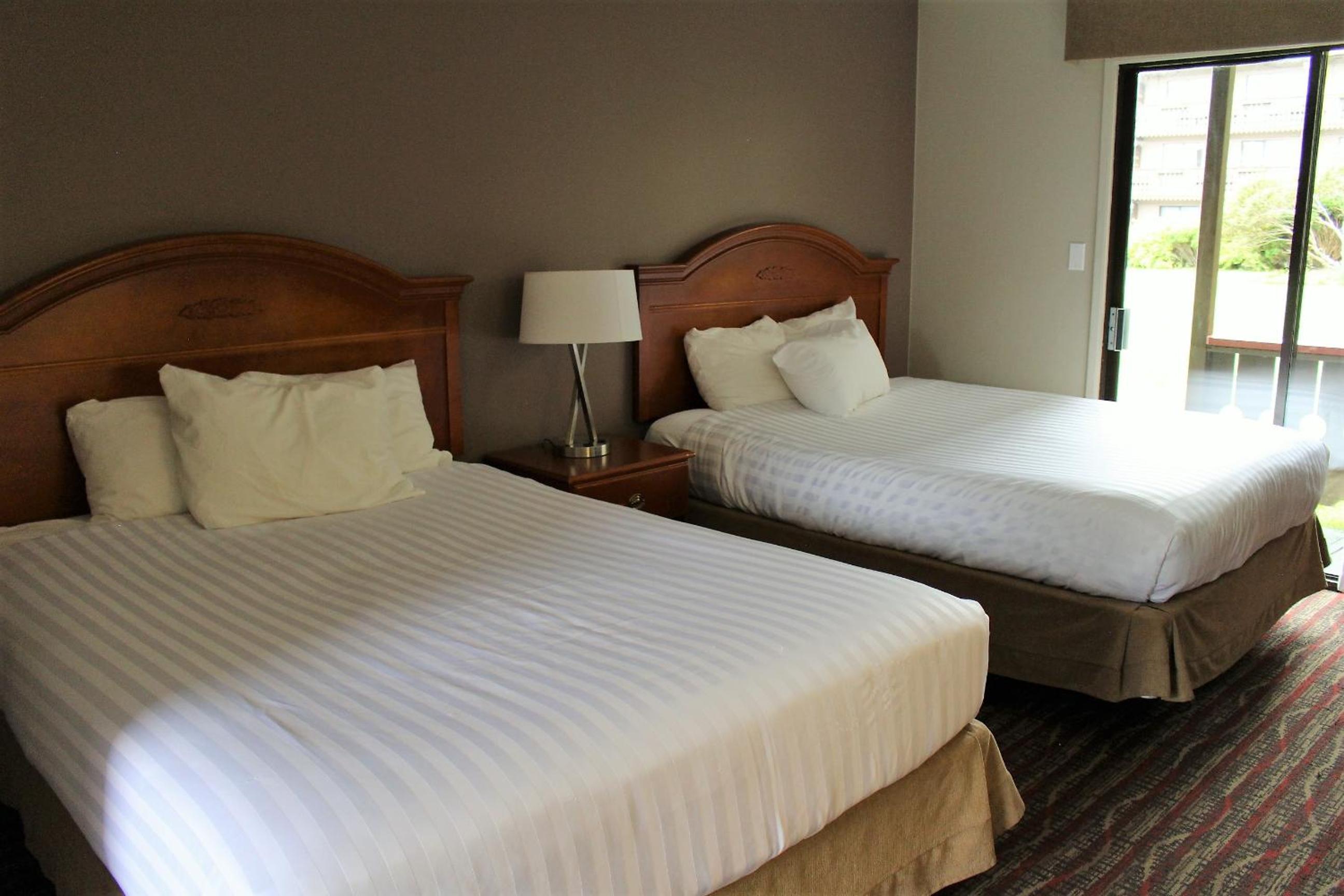 Two - Bedroom Suite - Non-Smoking - Photo 5