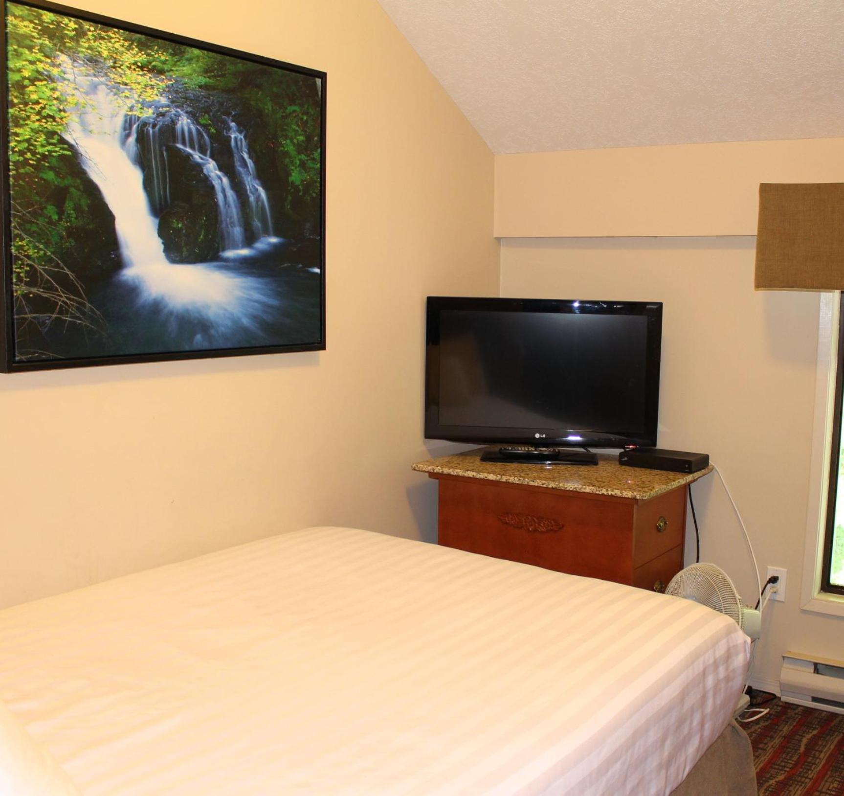 Two Bedroom Suite with Ocean View - Non-Smoking - Photo 9