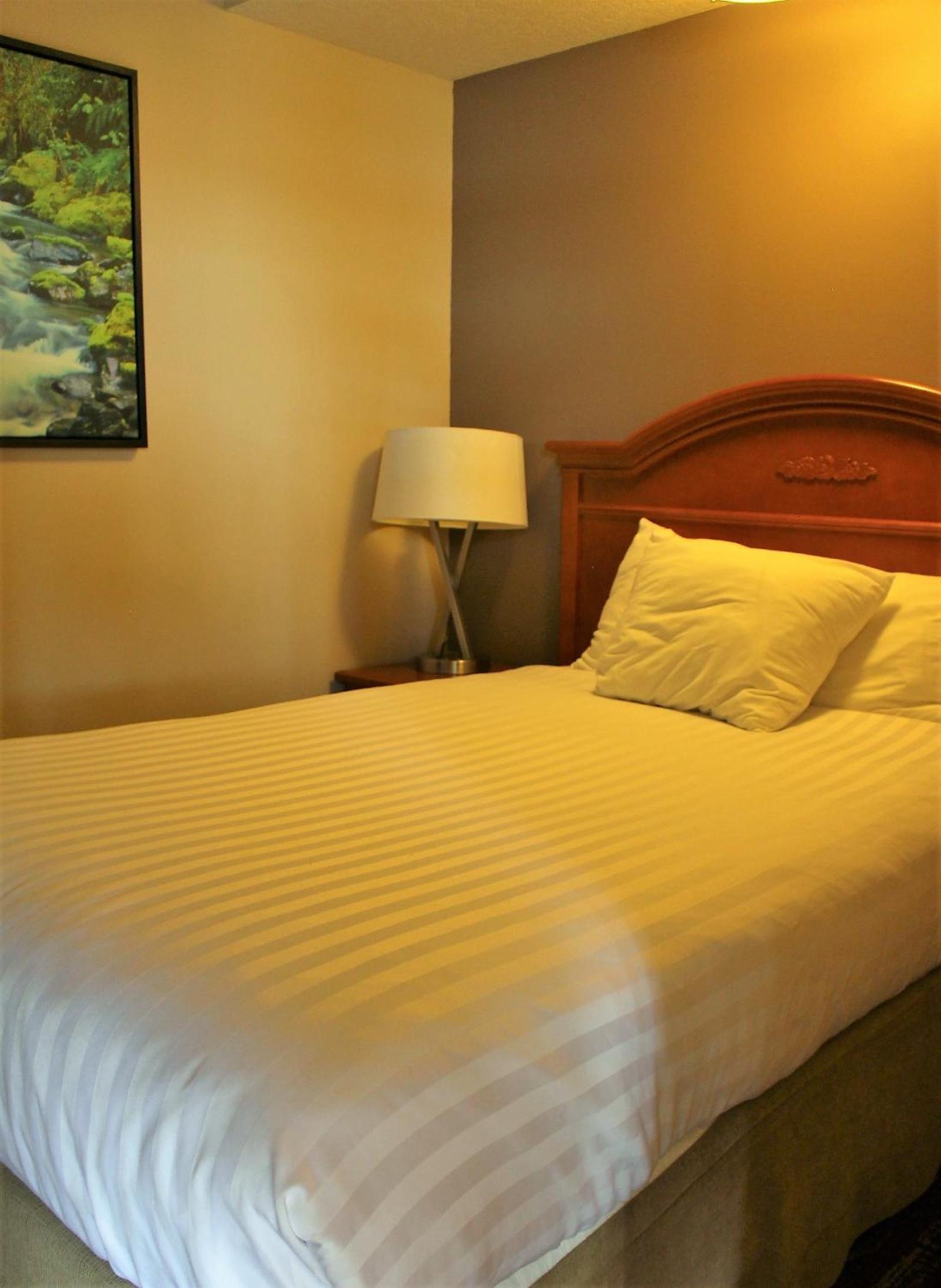 Two Bedroom Suite with Ocean View - Non-Smoking - Photo 7