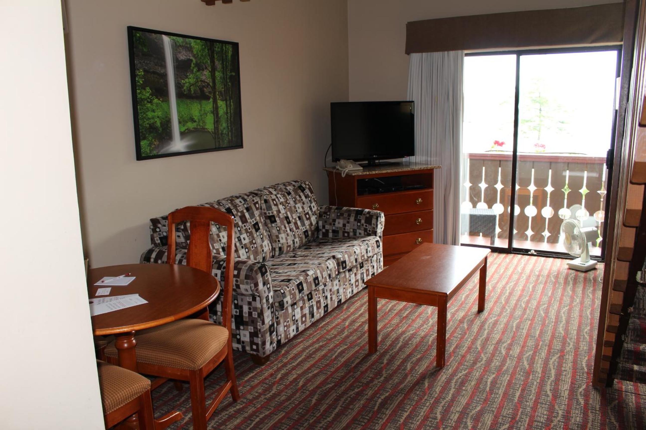 Two Bedroom Suite with Ocean View - Non-Smoking - Photo 15