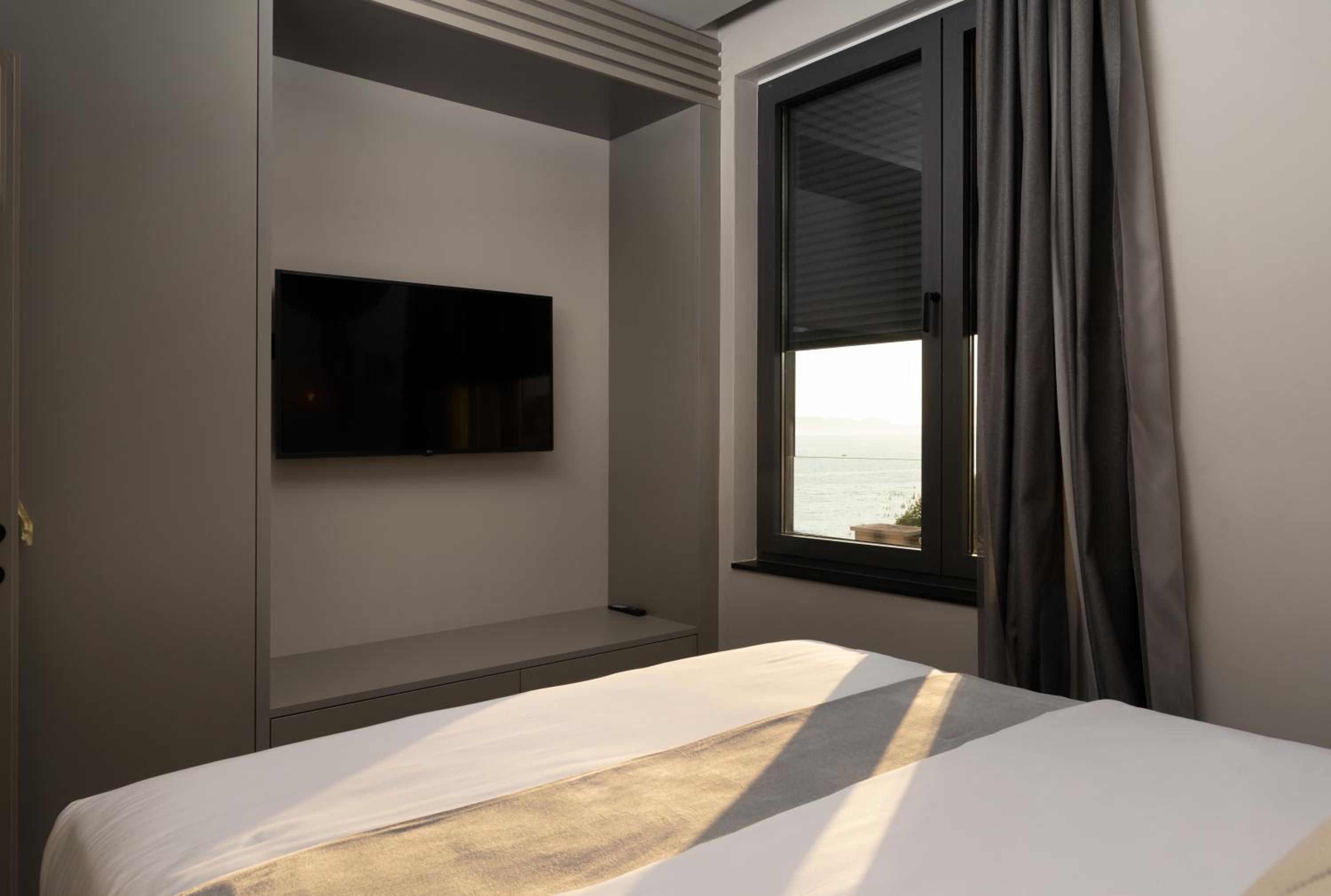 Apartment with Sea View - Photo 6