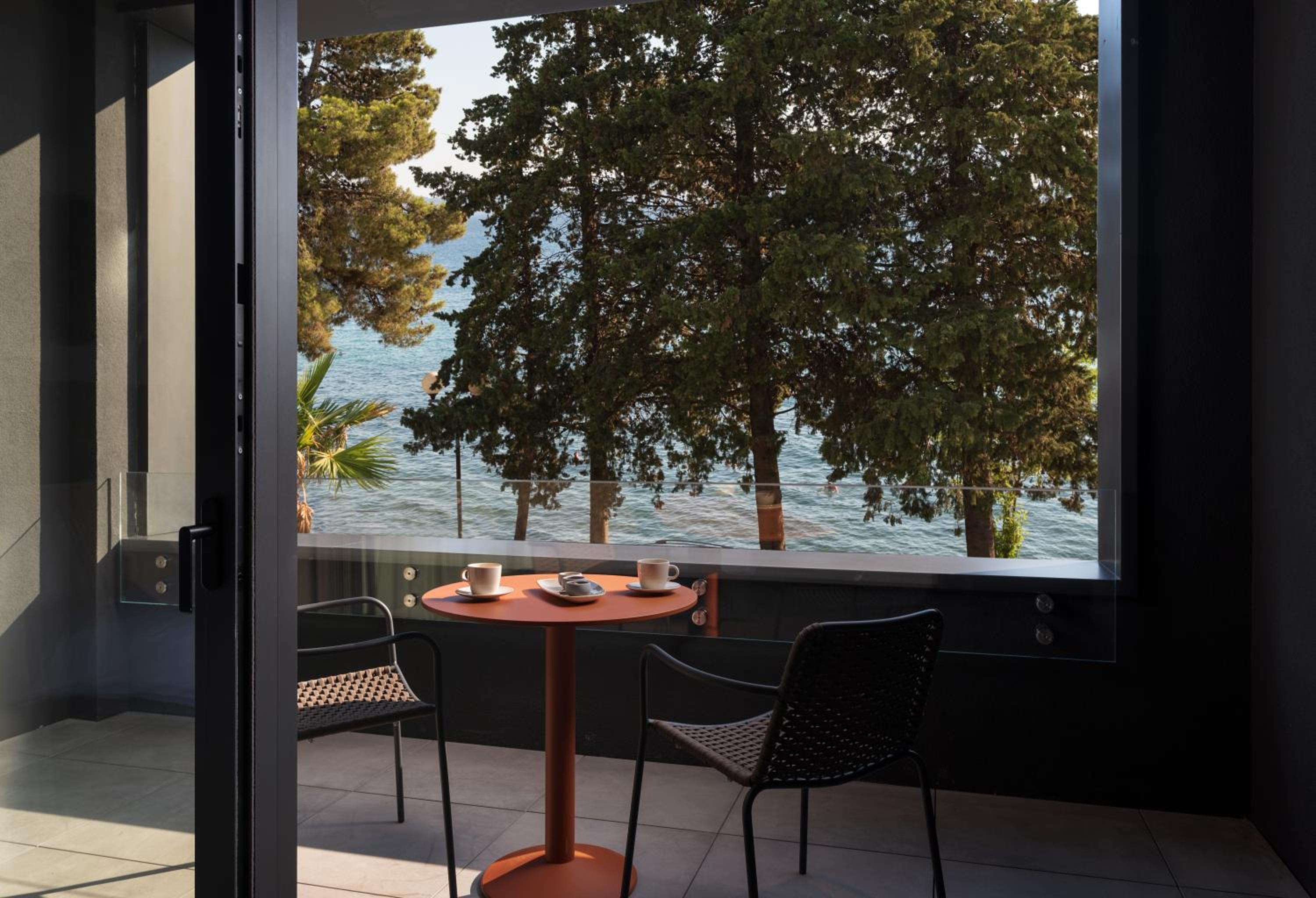 Suite with Sea View - Photo 4