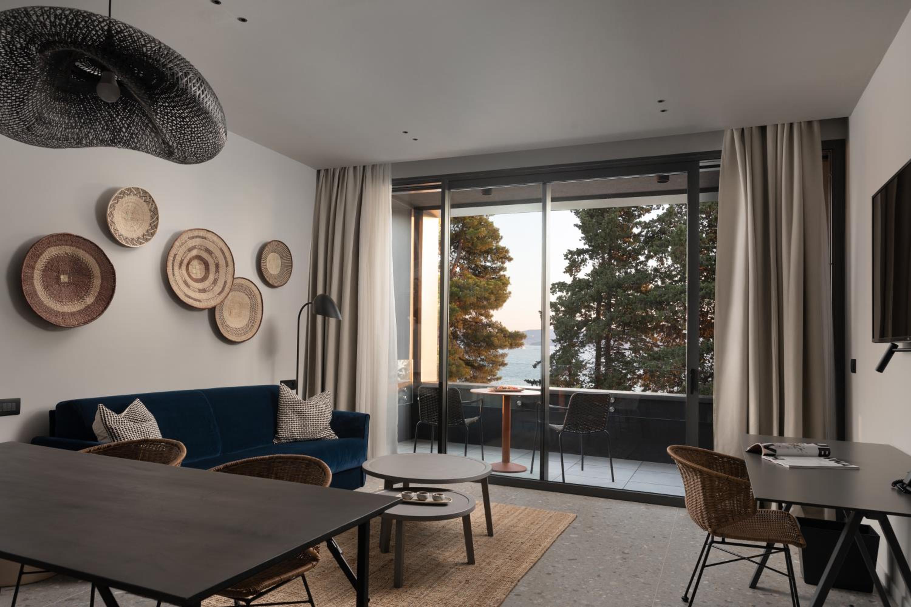 Apartment with Sea View - Photo 1