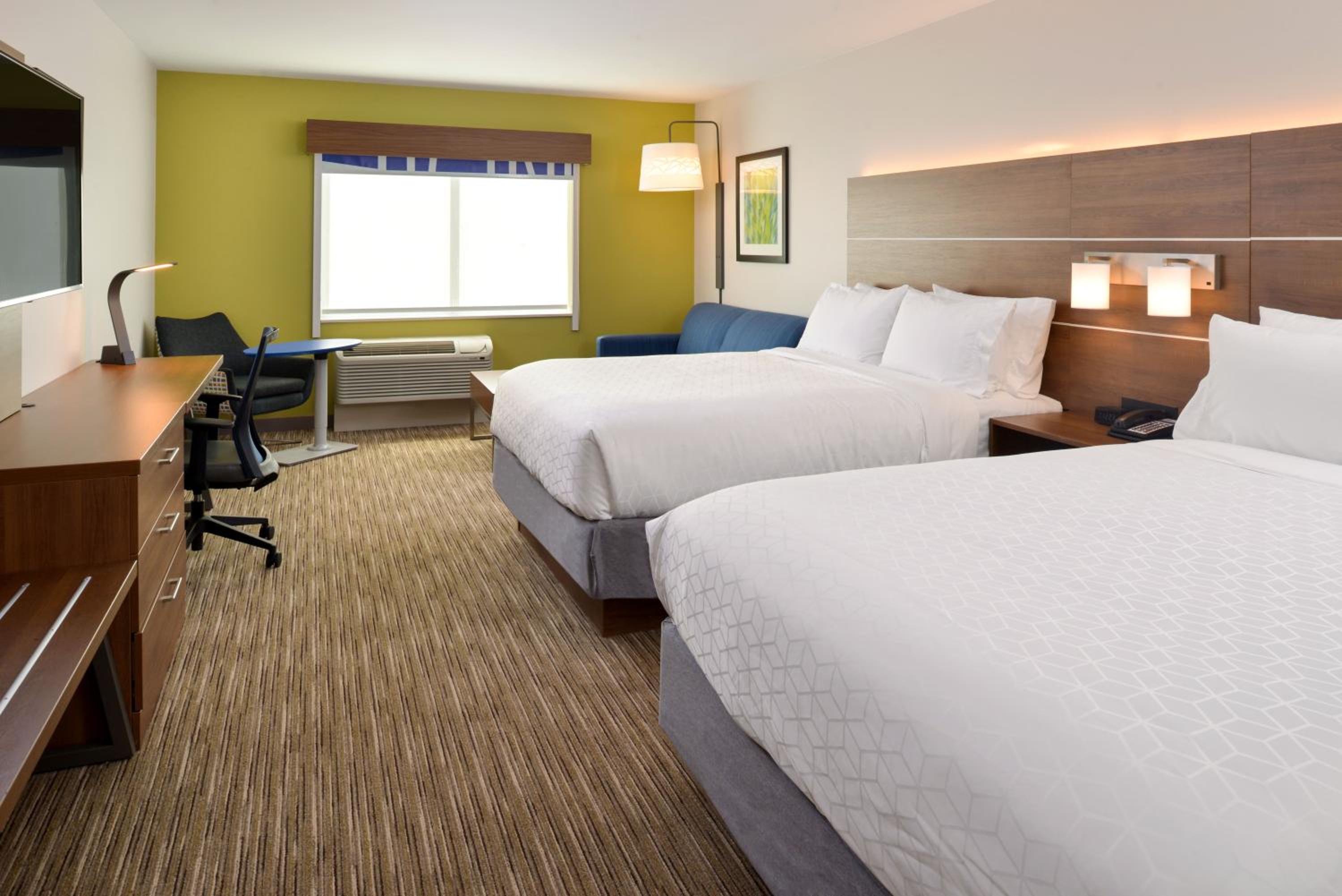 Queen Suite with Two Queen Beds - Communications Accessible photo 2